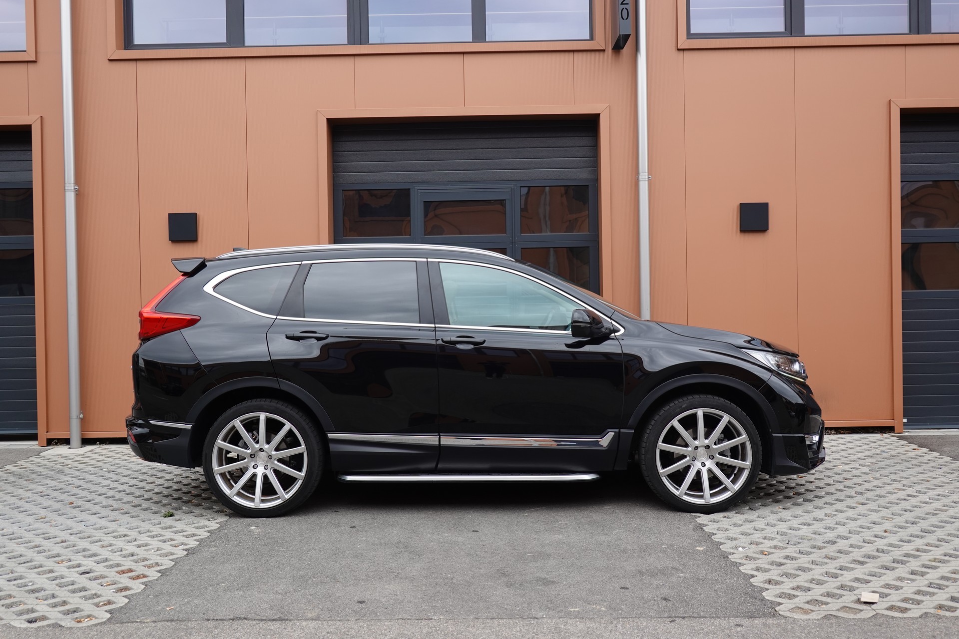 HONDA CR-V 2.0i MMD Hybrid Executive 4WD "* CH Auto * Tempomat * Camera recul * Sièges Electriques/mémoire * Toit Ouvrant * GPS *"-showroom-element-3