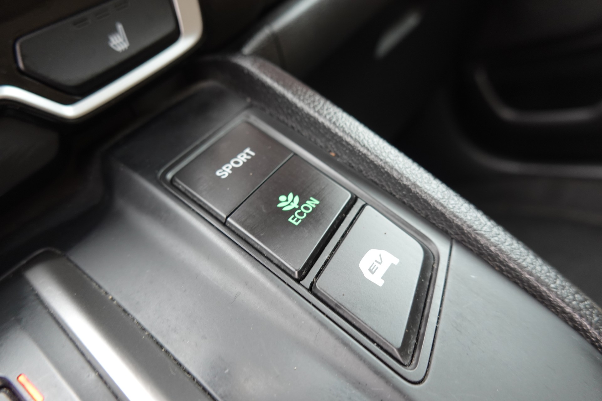 HONDA CR-V 2.0i MMD Hybrid Executive 4WD "* CH Auto * Tempomat * Camera recul * Sièges Electriques/mémoire * Toit Ouvrant * GPS *"-image-19