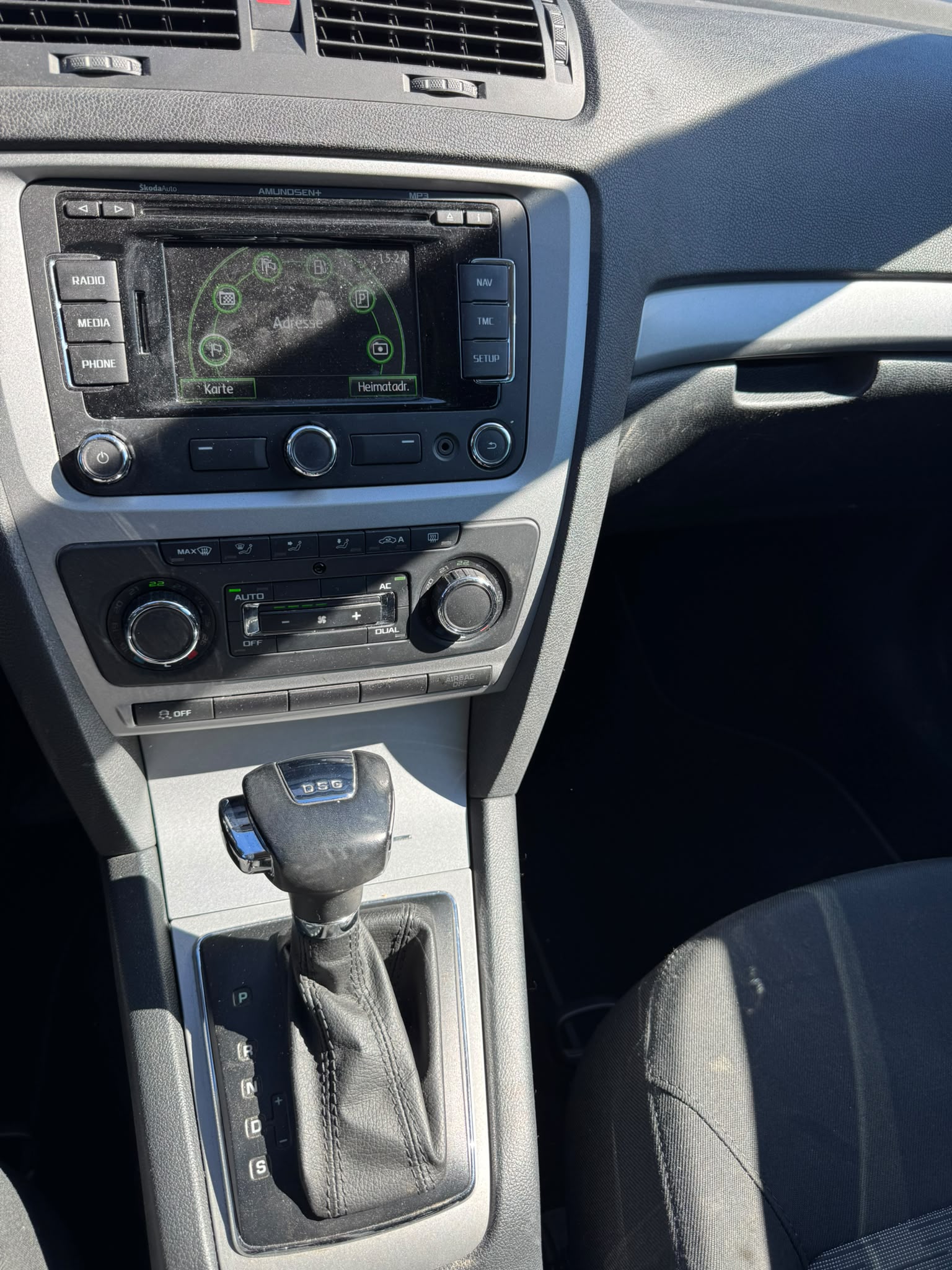 SKODA Octavia Combi 1.6 TDI Active DSG-image-7