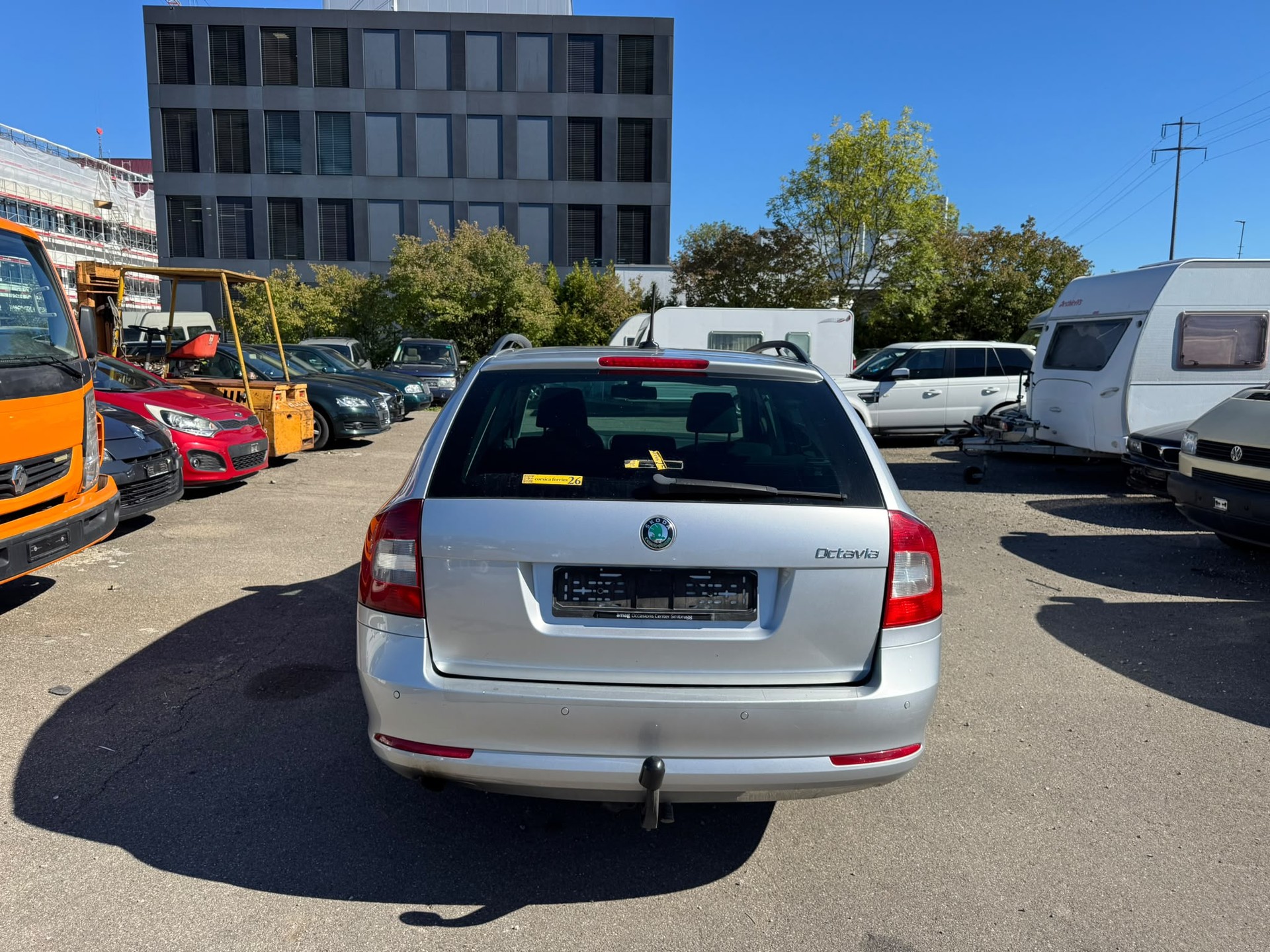 SKODA Octavia Combi 1.6 TDI Active DSG-image-5