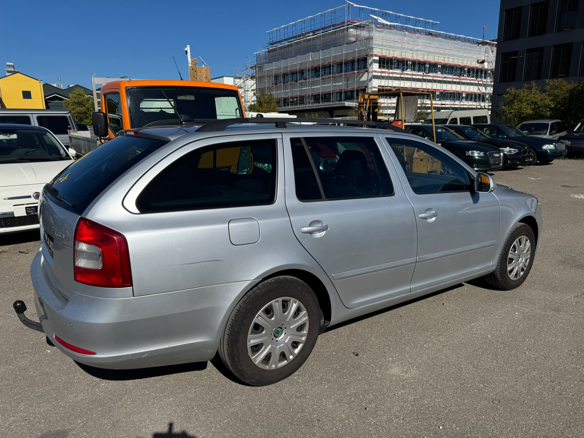 SKODA Octavia Combi 1.6 TDI Active DSG-image-3