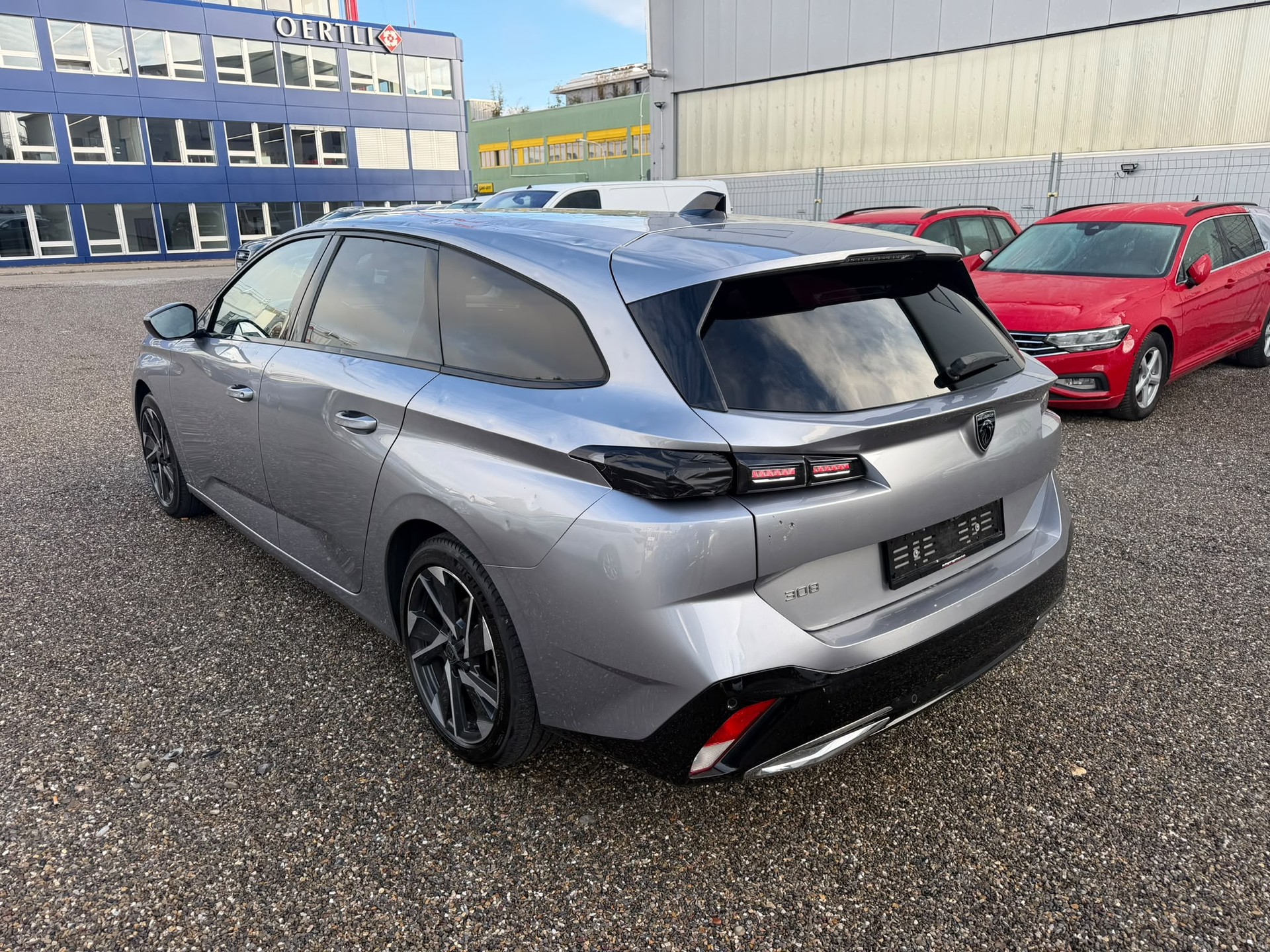 PEUGEOT 308 SW 1.5 BlueHDI Allure EAT8-showroom-element-3