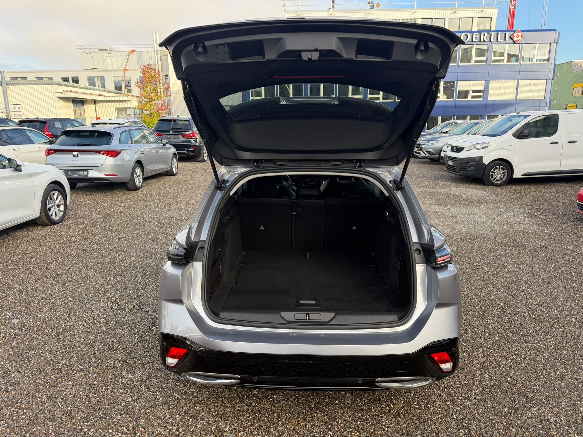 PEUGEOT 308 SW 1.5 BlueHDI Allure EAT8-image-10