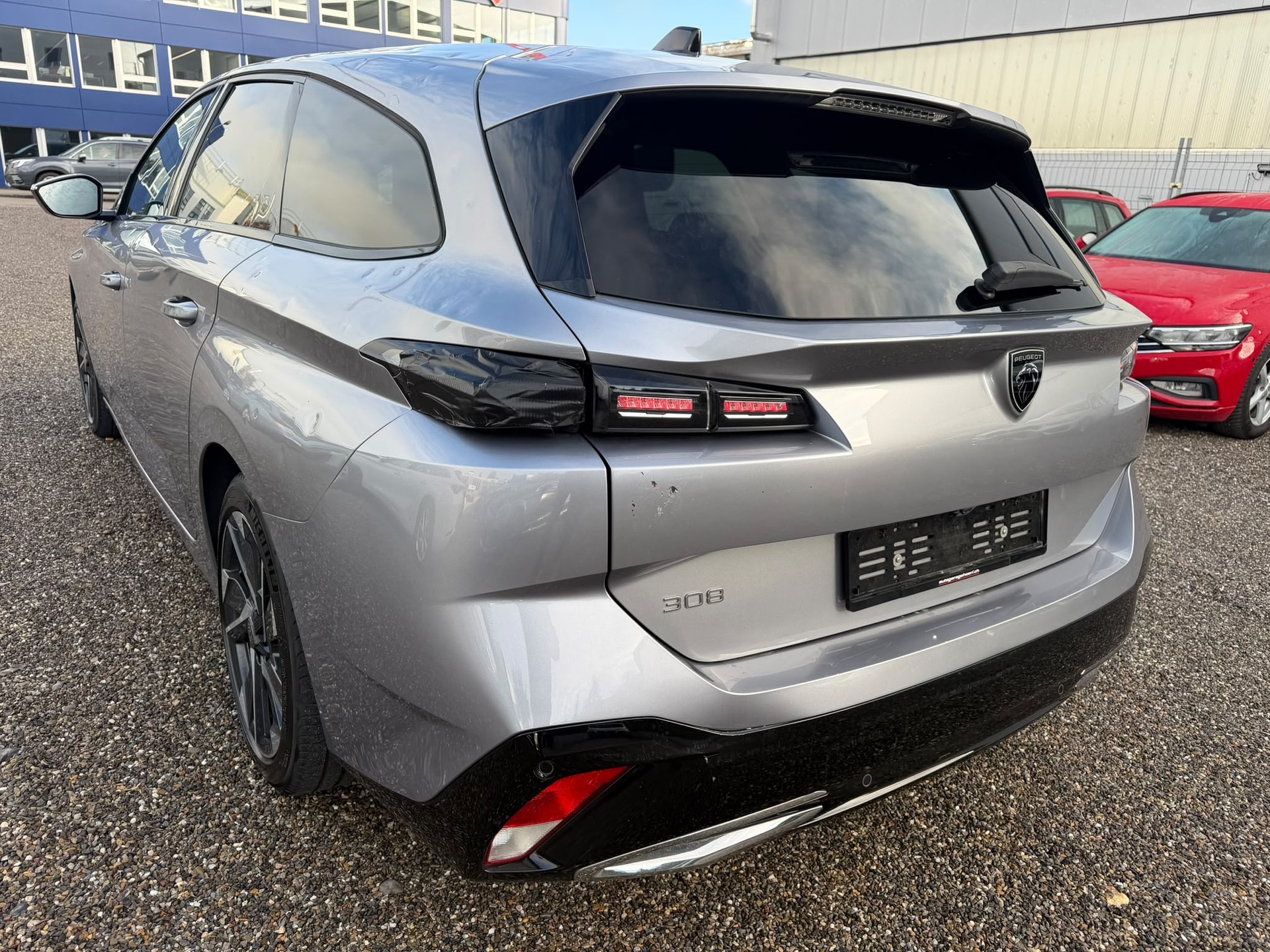 PEUGEOT 308 SW 1.5 BlueHDI Allure EAT8-showroom-element-1