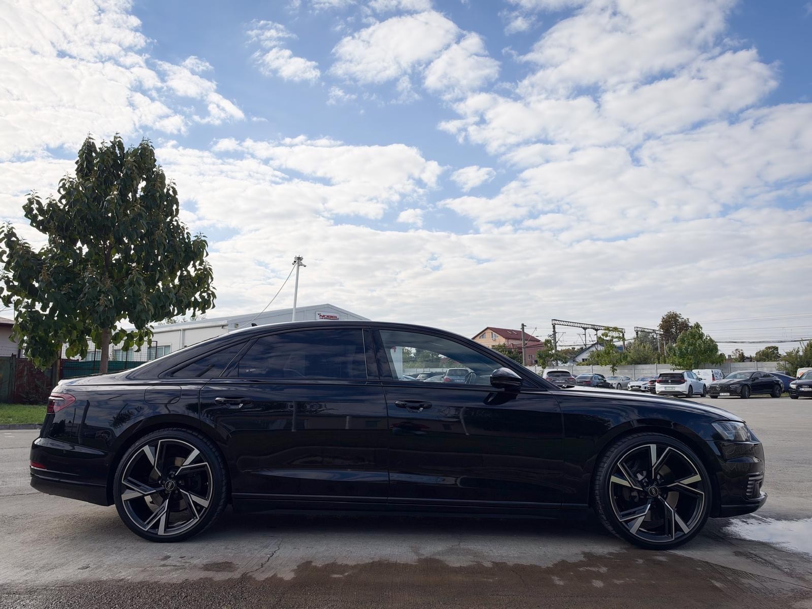 AUDI A8-image-8