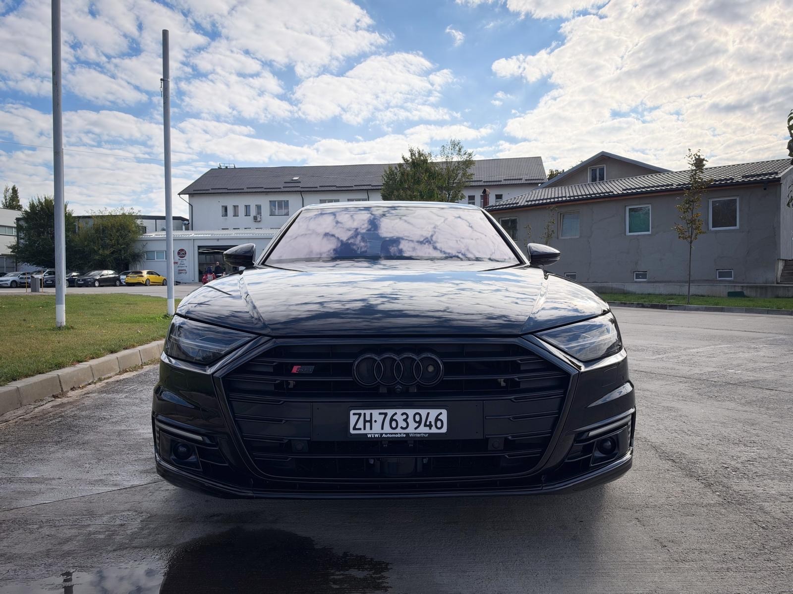 AUDI A8-image-2
