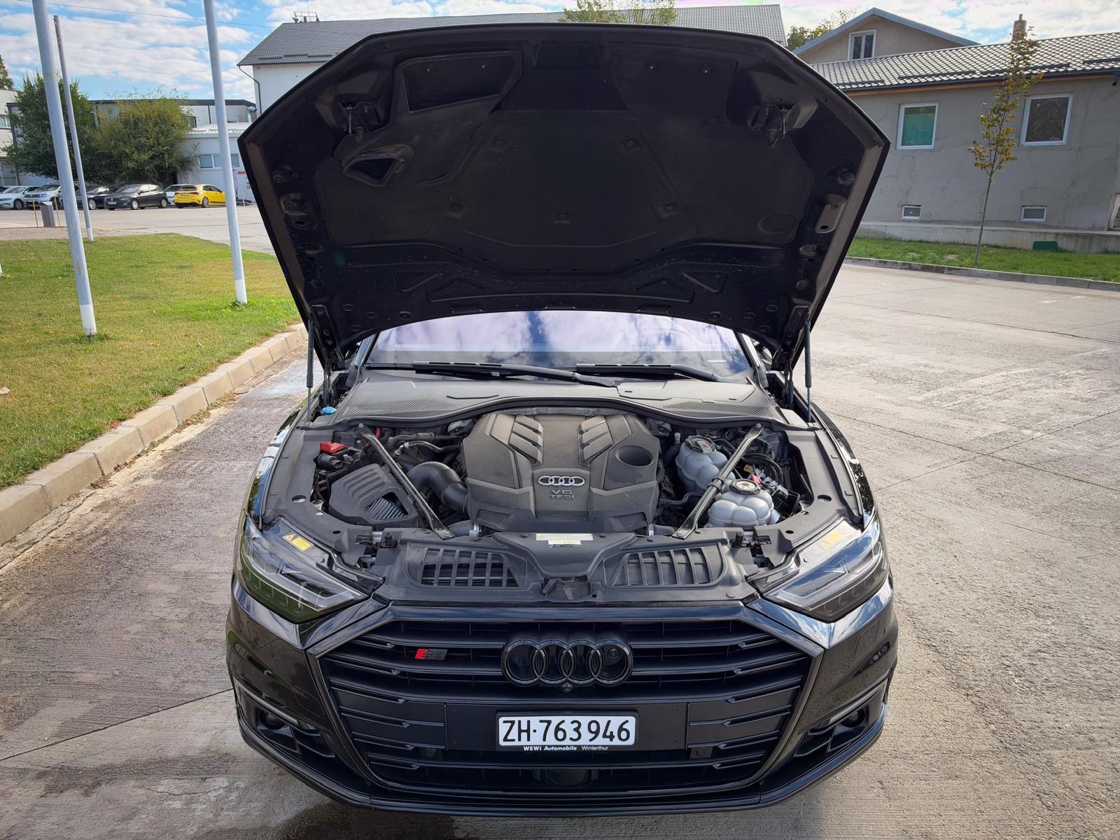 AUDI A8-image-5