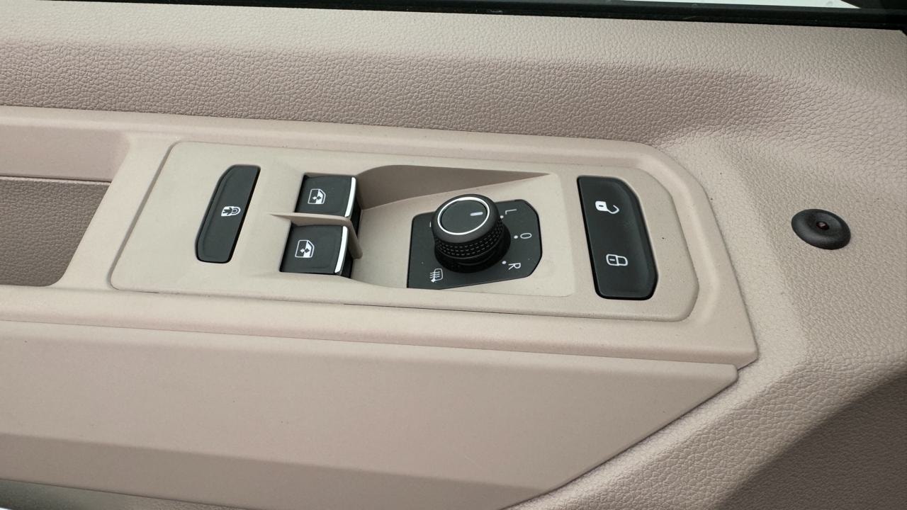 VW Multivan 1.5 eHybrid Life Edition Lang DSG-image-8