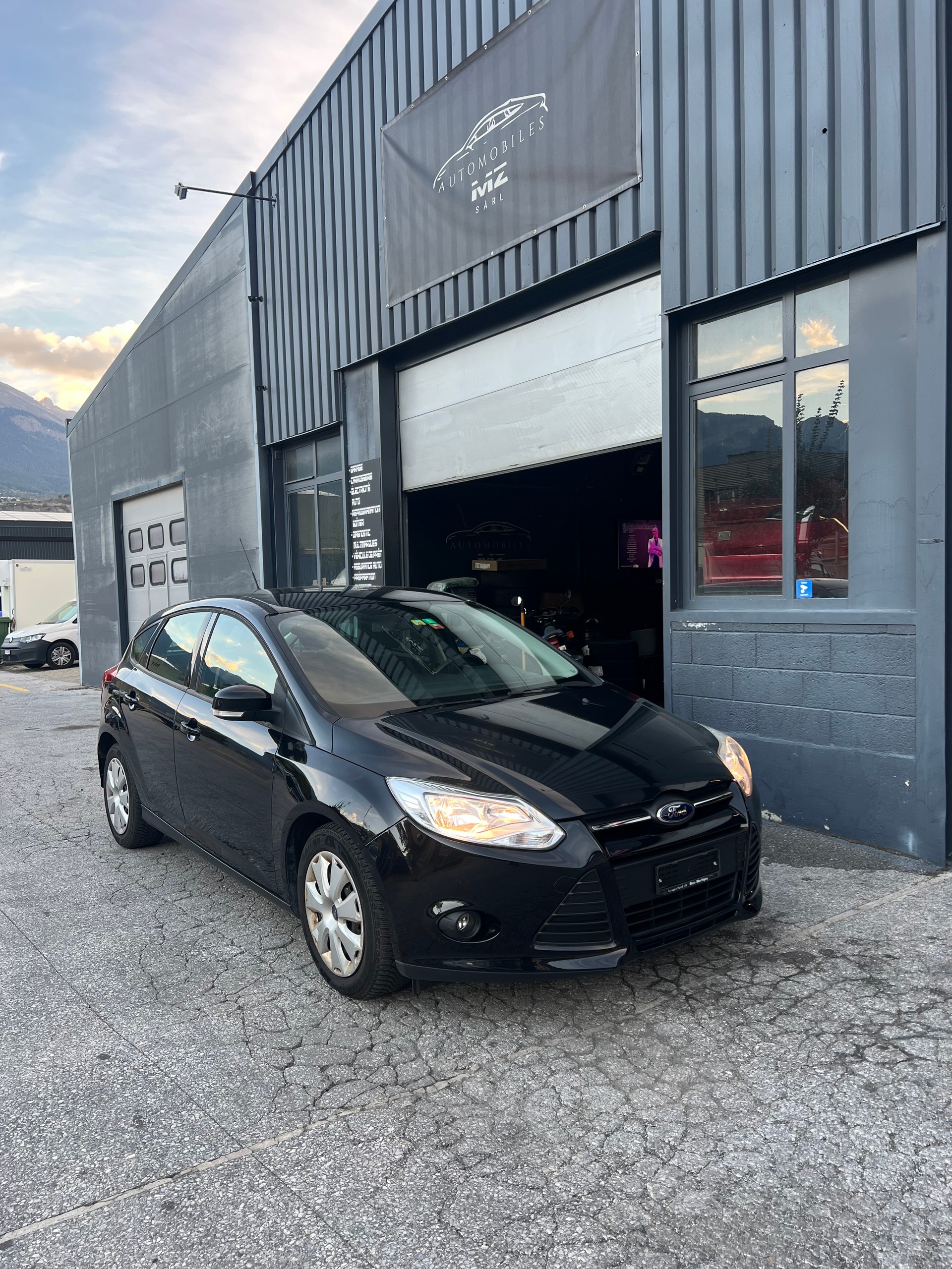 FORD Focus 1.6i VCT Trend PowerShift-image-6