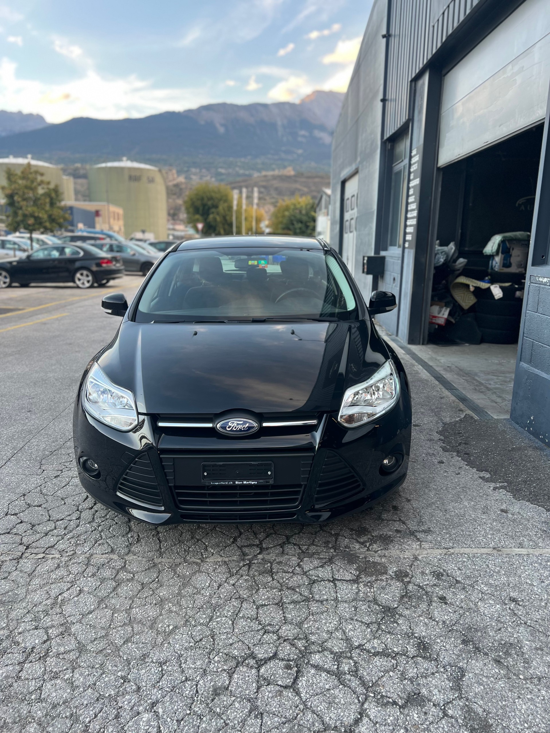 FORD Focus 1.6i VCT Trend PowerShift-image-1