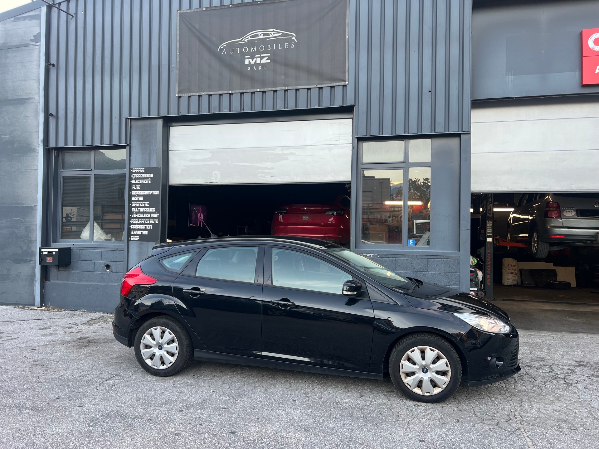 FORD Focus 1.6i VCT Trend PowerShift-image-7