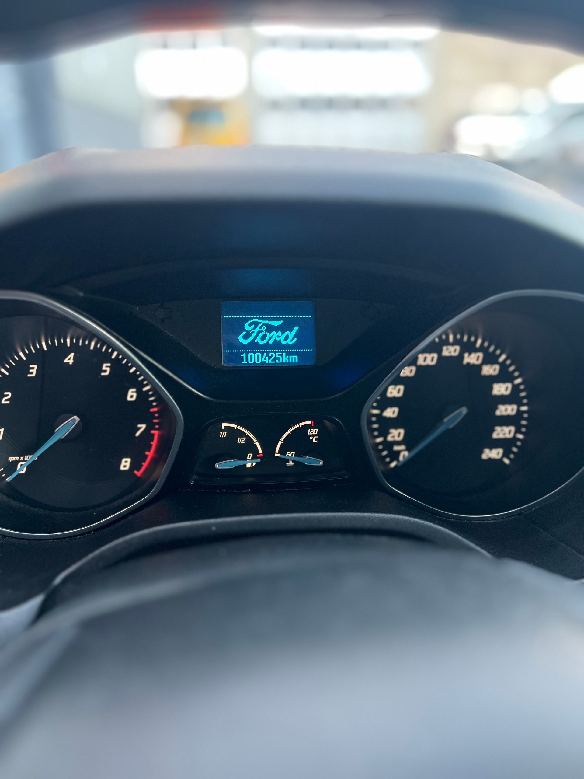 FORD Focus 1.6i VCT Trend PowerShift-image-8