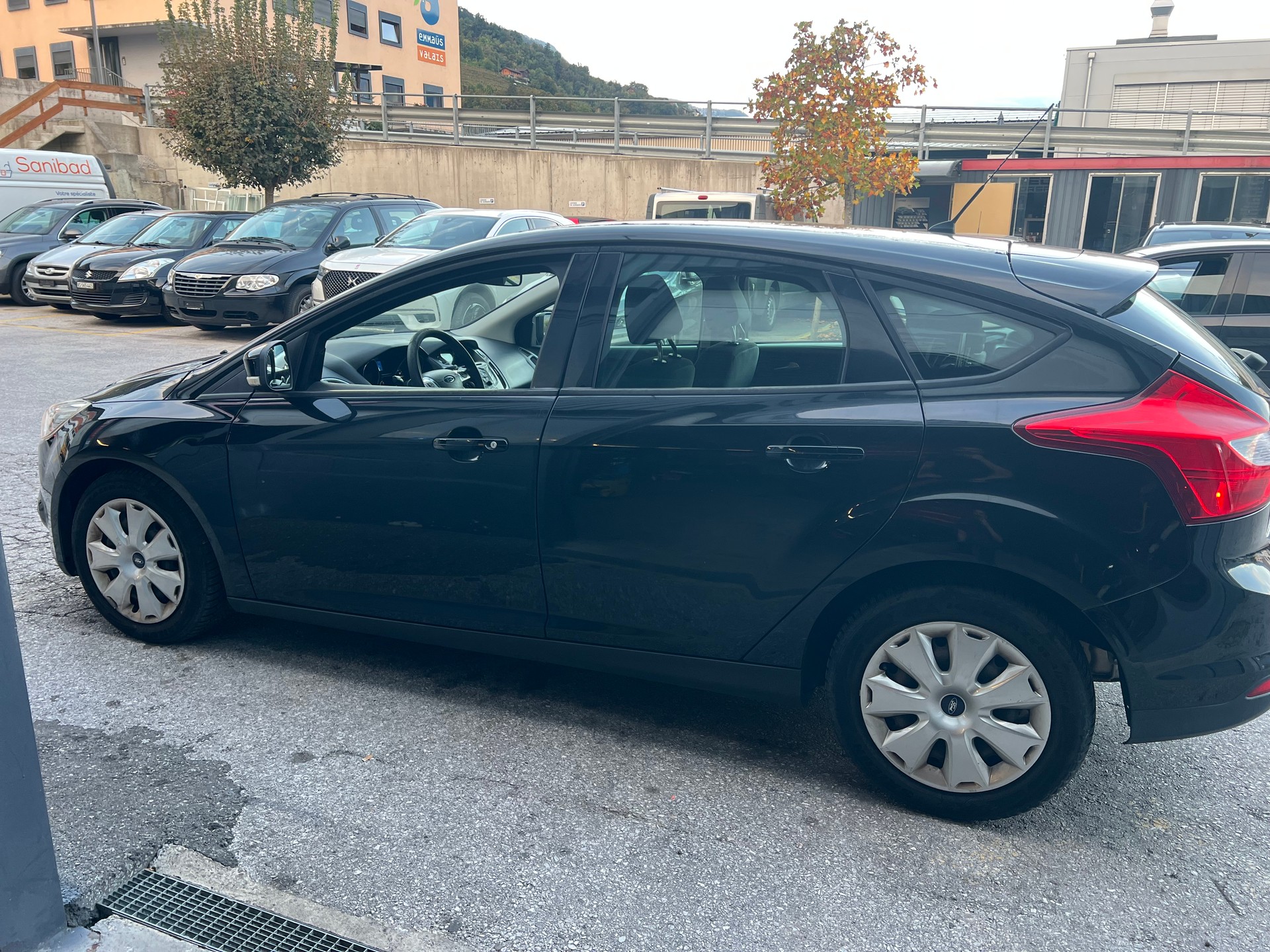 FORD Focus 1.6i VCT Trend PowerShift-image-3