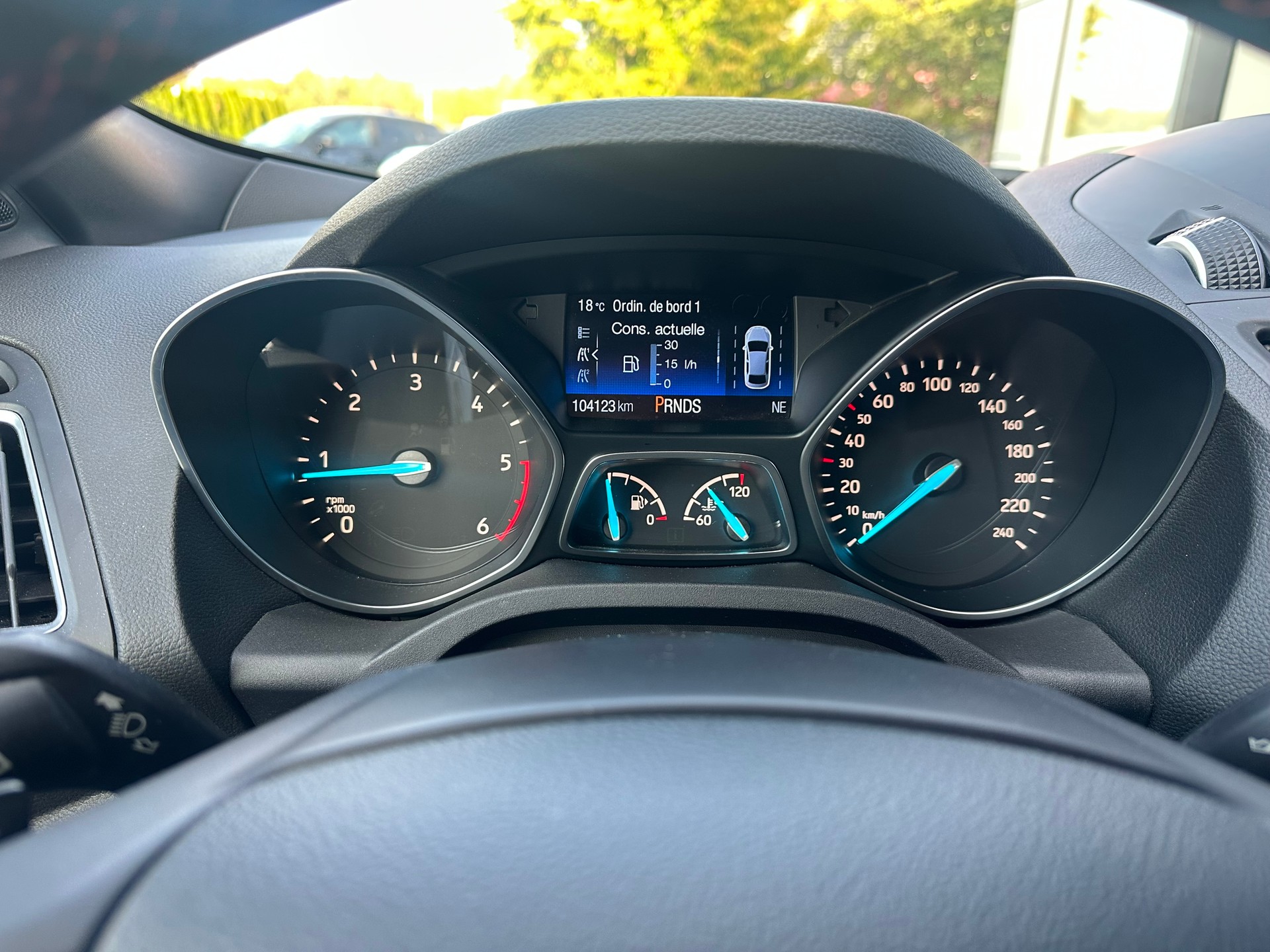 FORD Kuga 2.0 TDCi 150 ST-Line FPS-image-21
