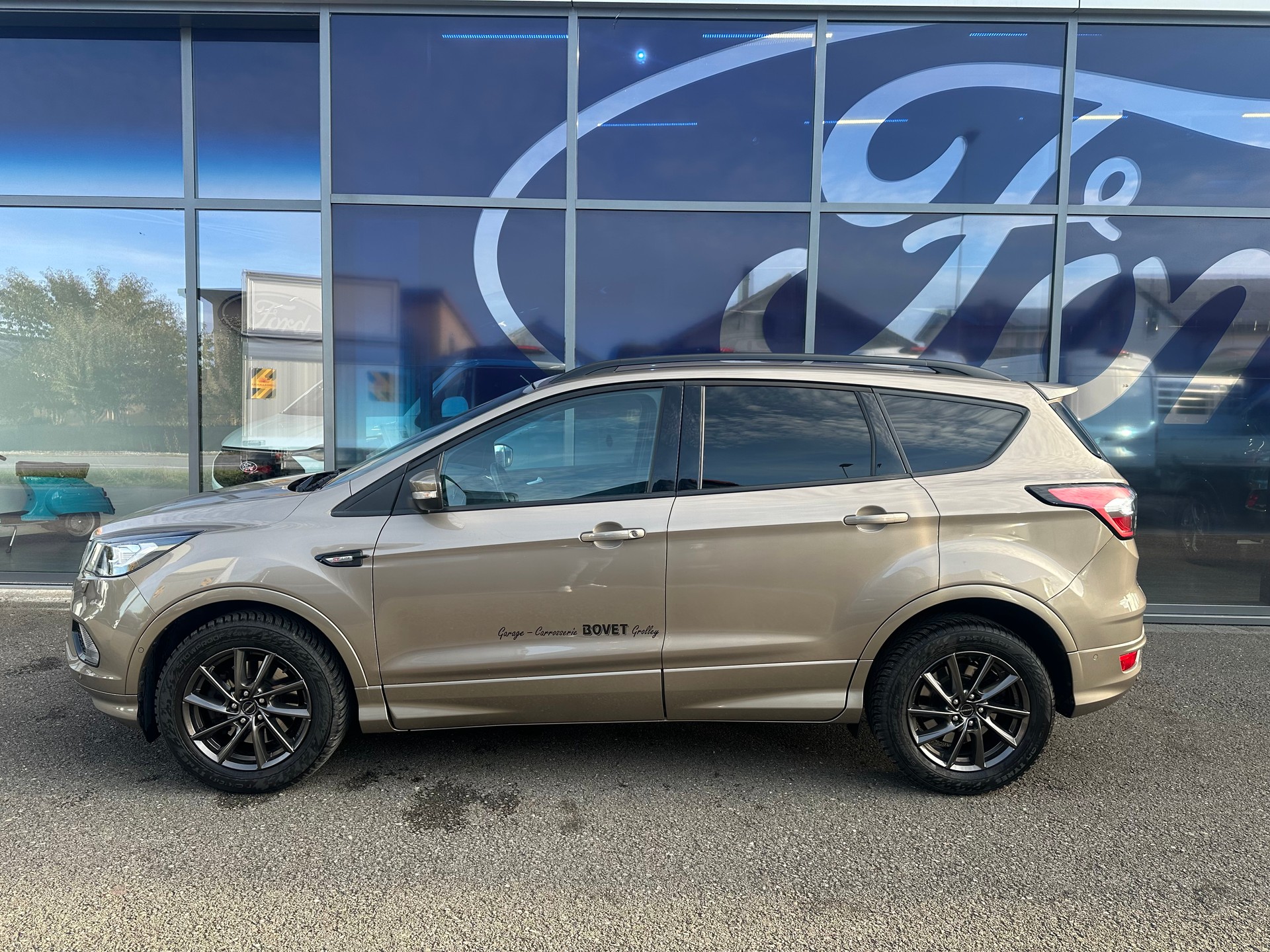 FORD Kuga 2.0 TDCi 150 ST-Line FPS-image-2