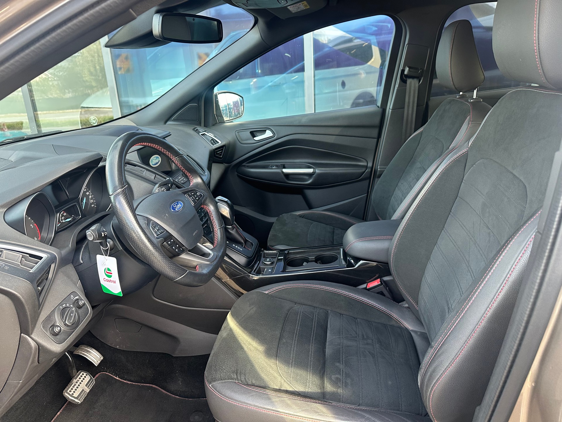 FORD Kuga 2.0 TDCi 150 ST-Line FPS-image-12