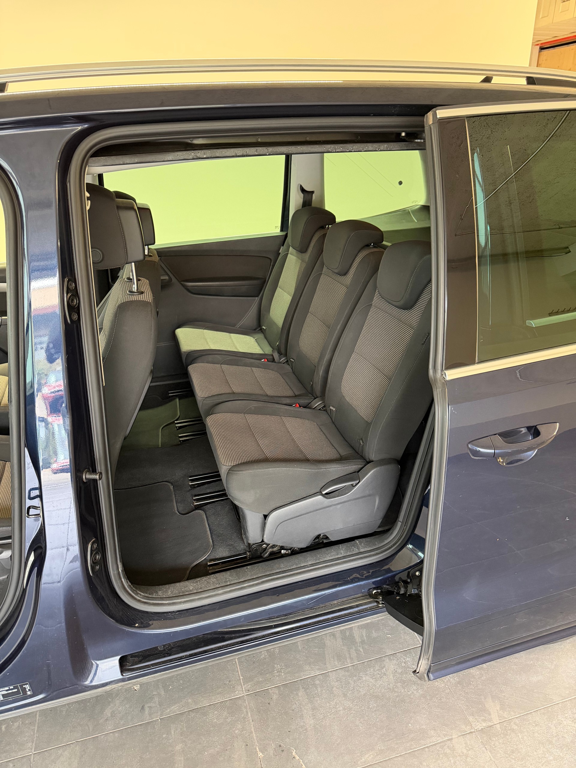 VW Sharan 2.0 TDI BlueMotion Technology Highline DSG-image-6