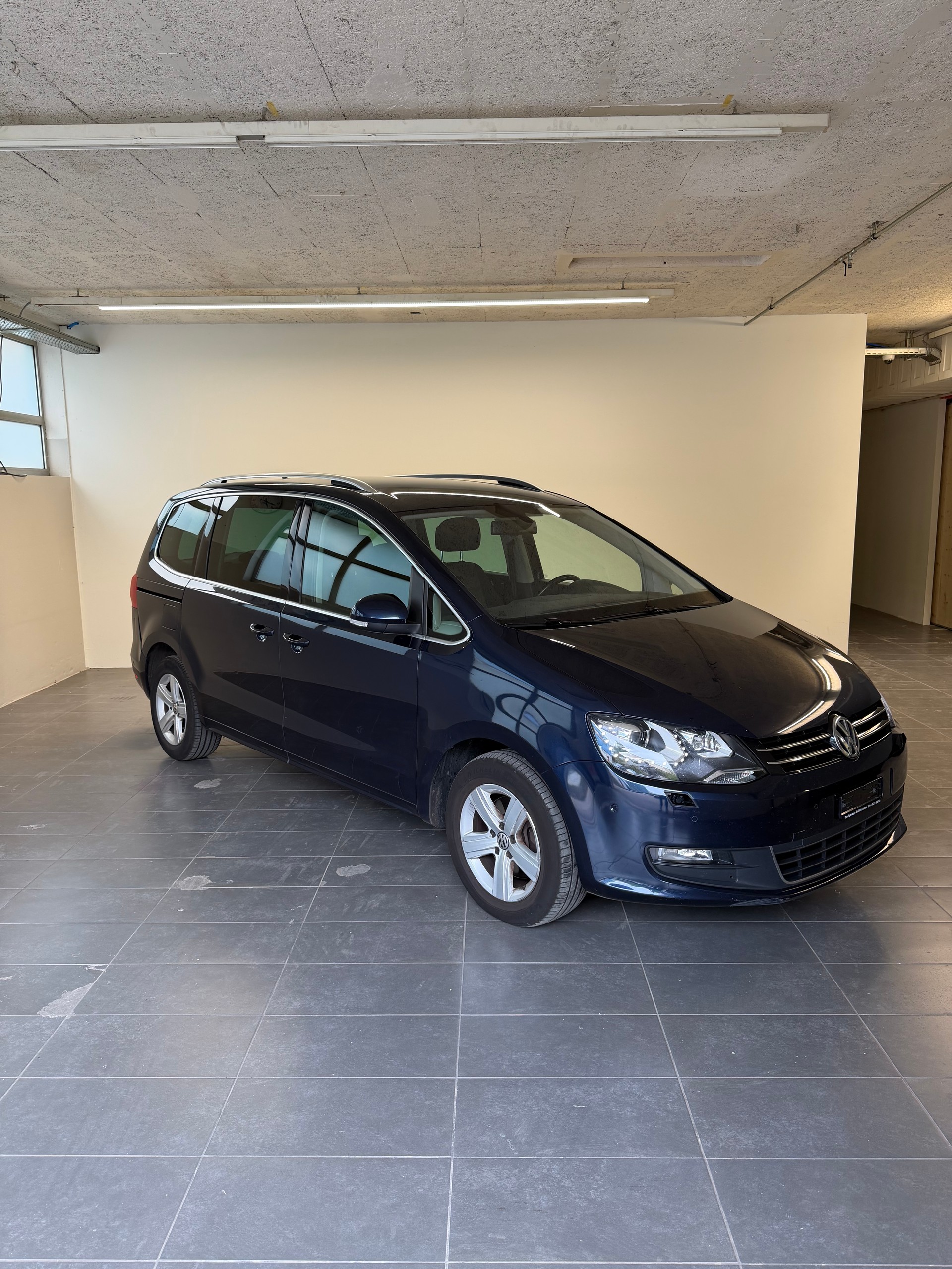 VW Sharan 2.0 TDI BlueMotion Technology Highline DSG-image-1