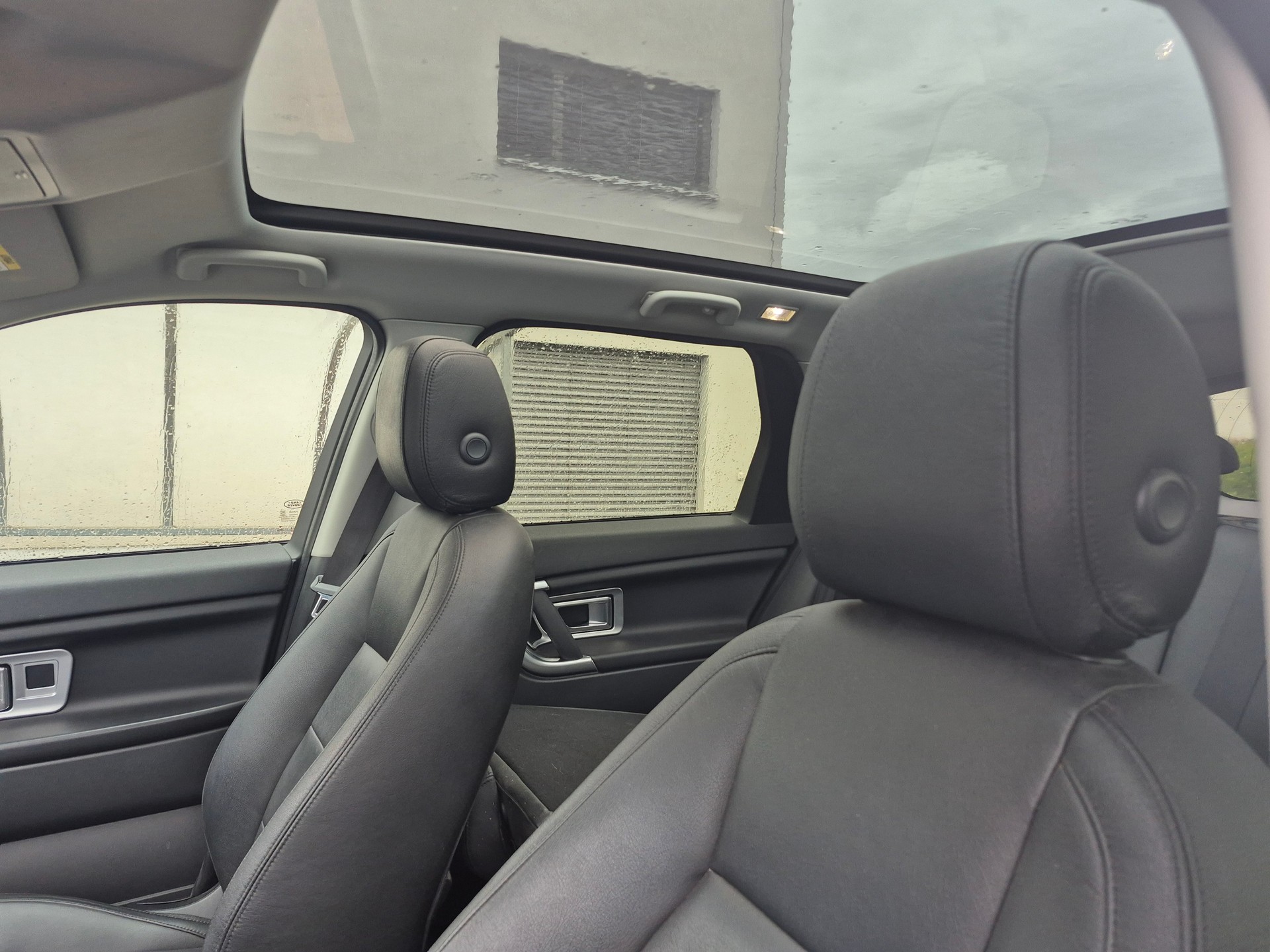 LAND ROVER Discovery Sport 2.0 TD4 Pure AT9-image-6