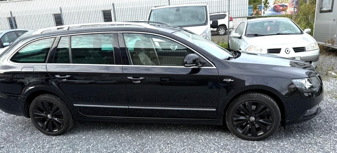 SKODA Superb Combi 2.0 TDi Laurin & Klement 4x4 DSG-image-5
