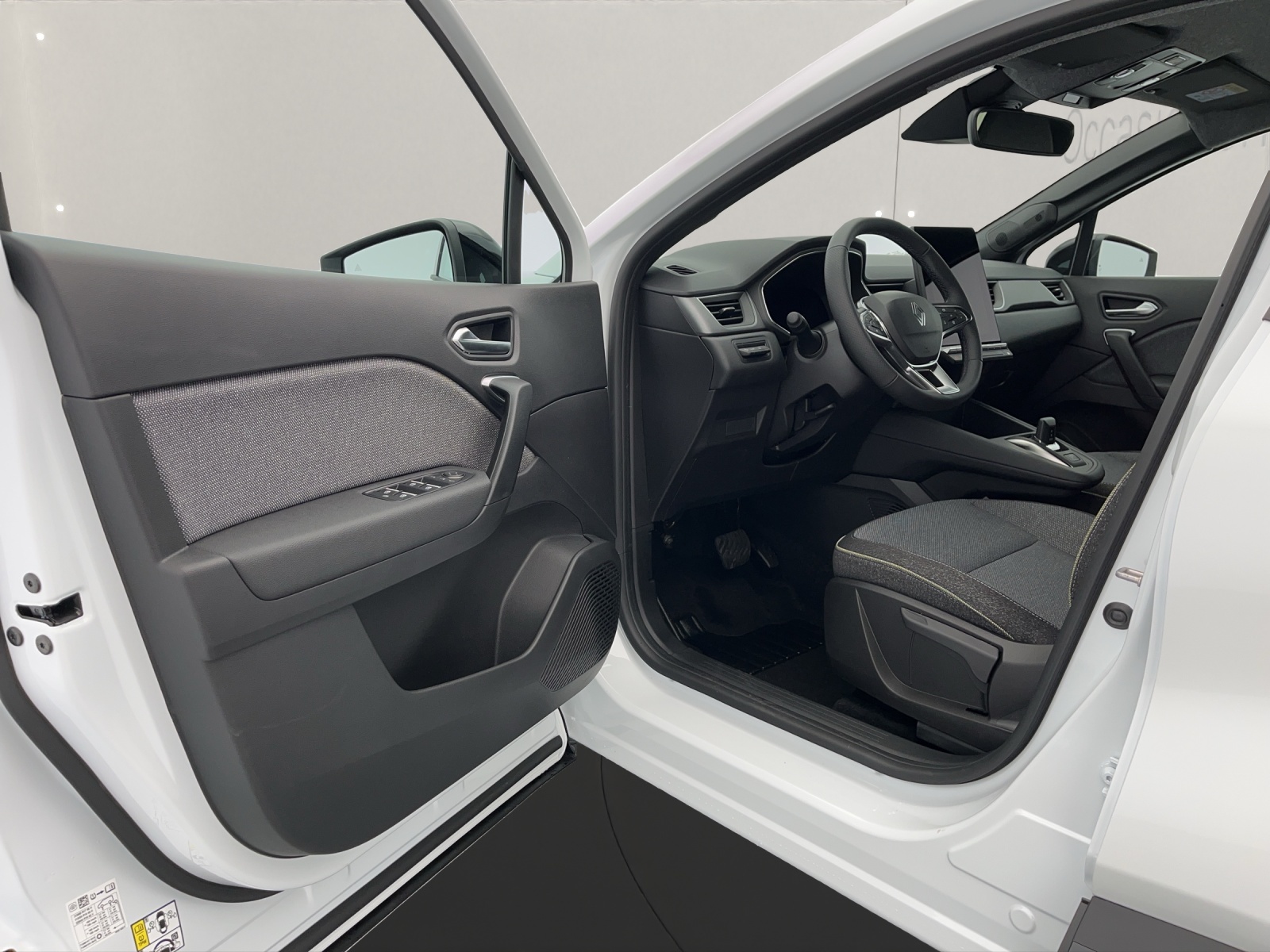 RENAULT Captur 1.8 E-Tech techno-image-6