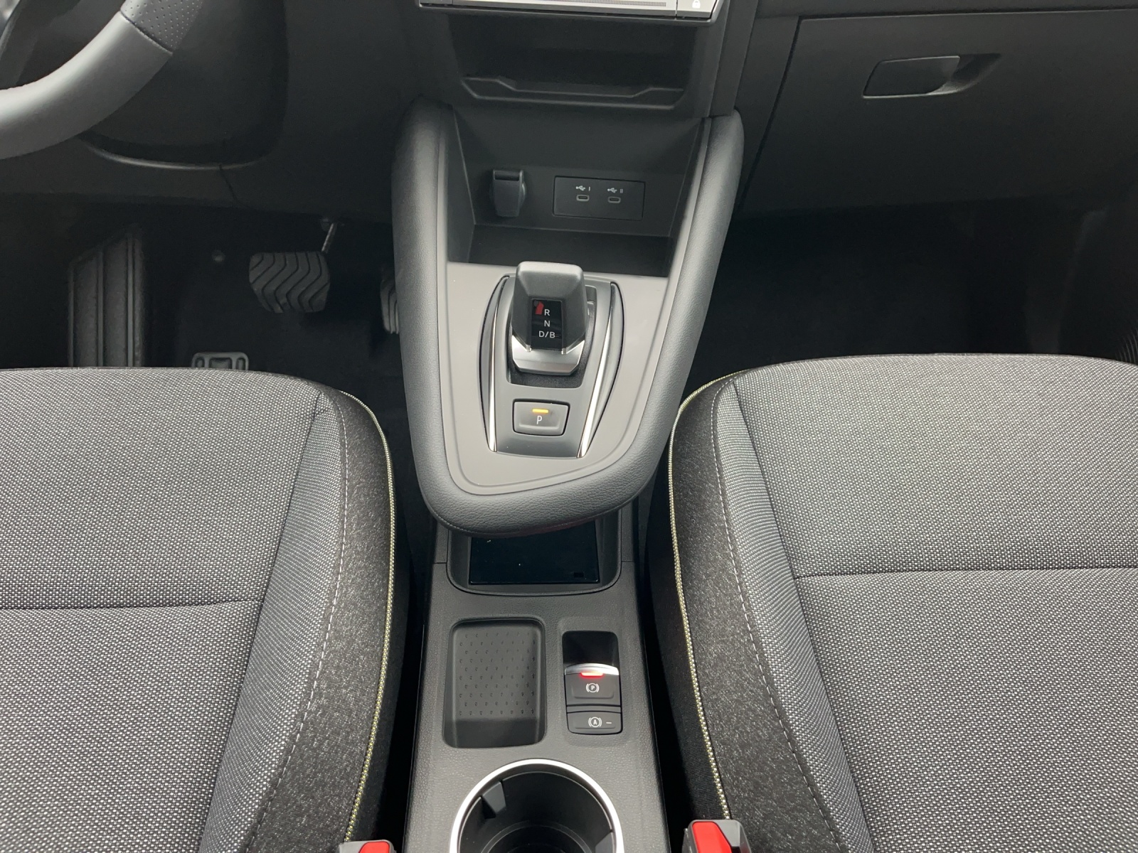 RENAULT Captur 1.8 E-Tech techno-image-13