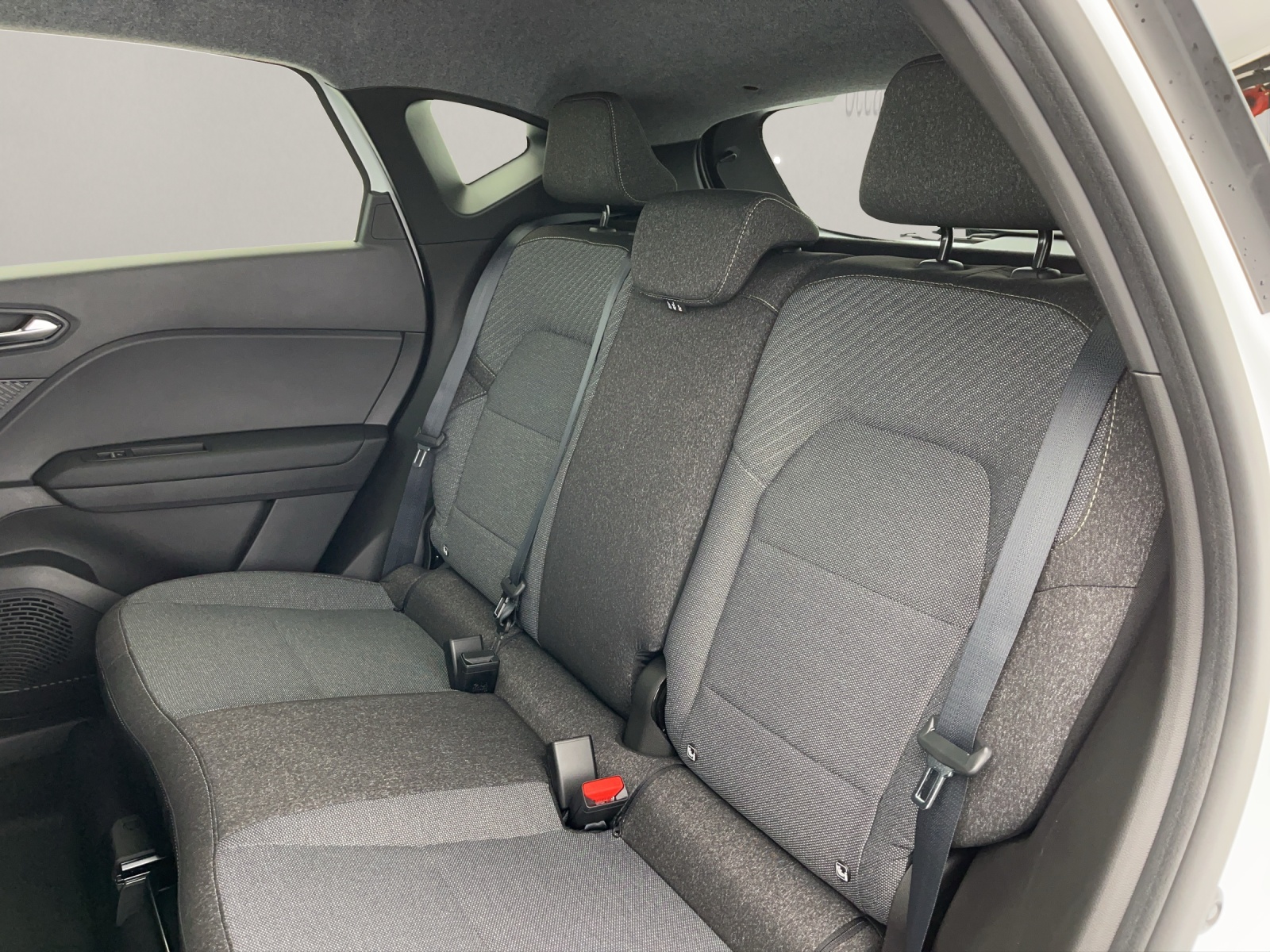 RENAULT Captur 1.8 E-Tech techno-image-16