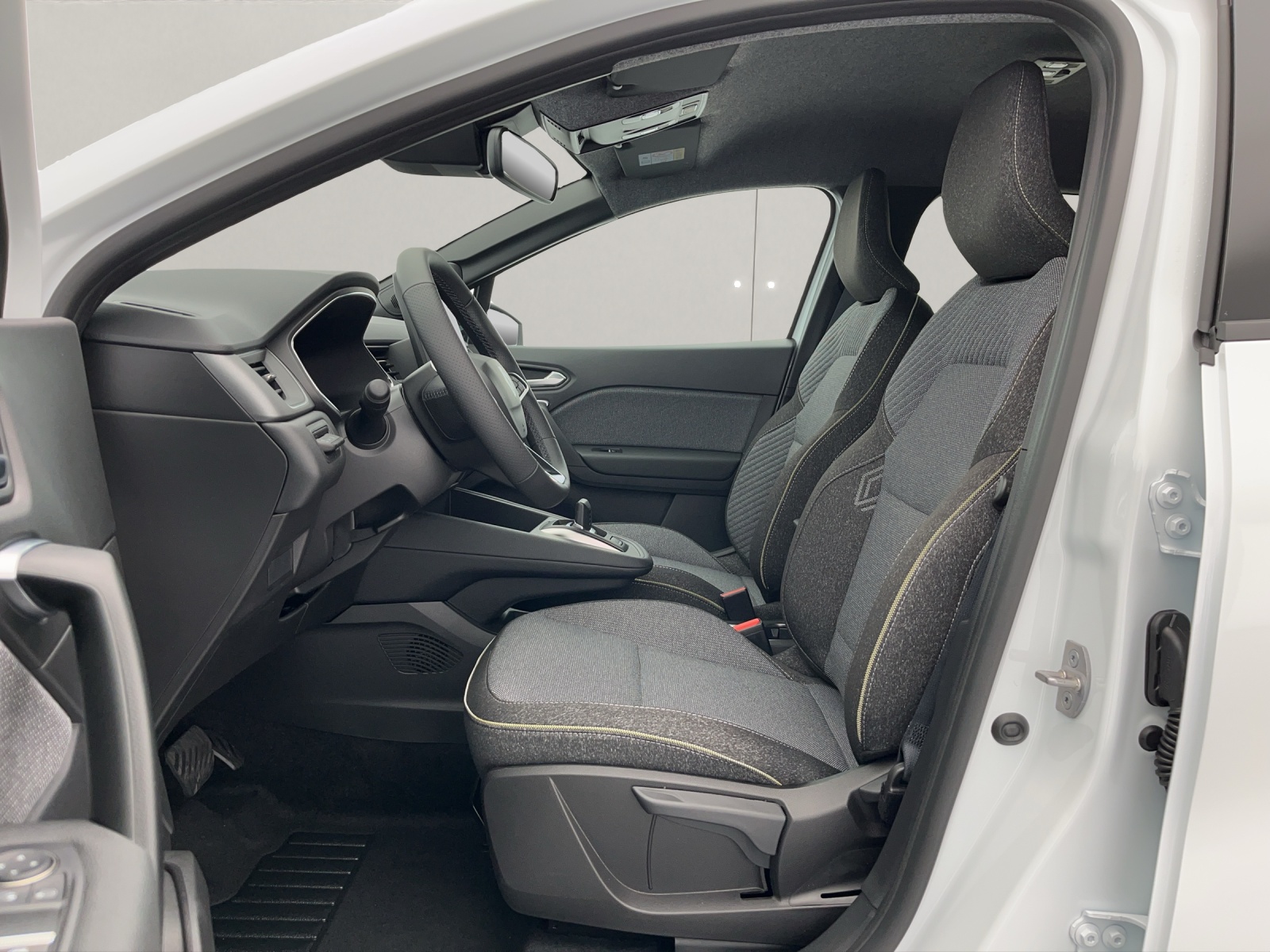 RENAULT Captur 1.8 E-Tech techno-image-7
