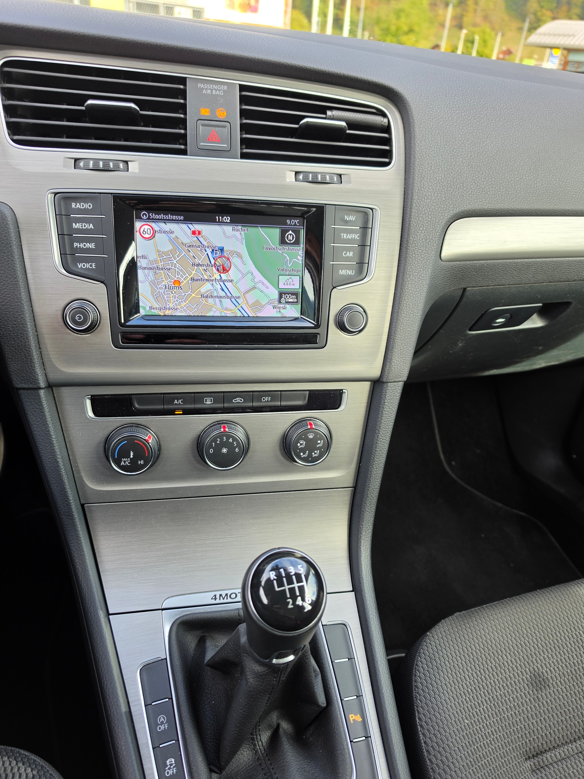 VW Golf 1.6 TDI Comfortline 4Motion-image-3