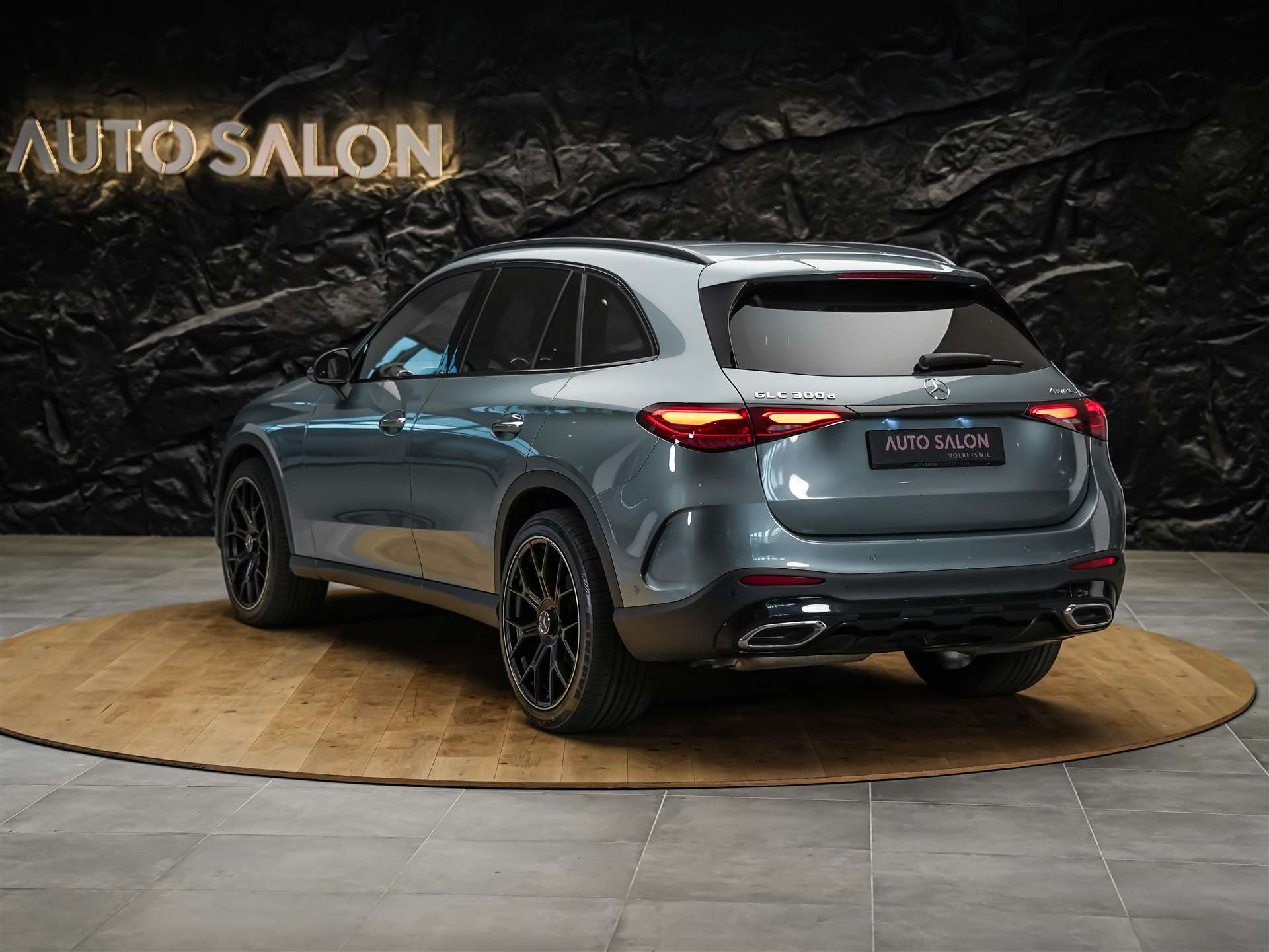 MERCEDES-BENZ GLC 300 d 4Matic AMG Line 9G-Tronic *21" Felgen*Digital Light*AHK*-showroom-element-2