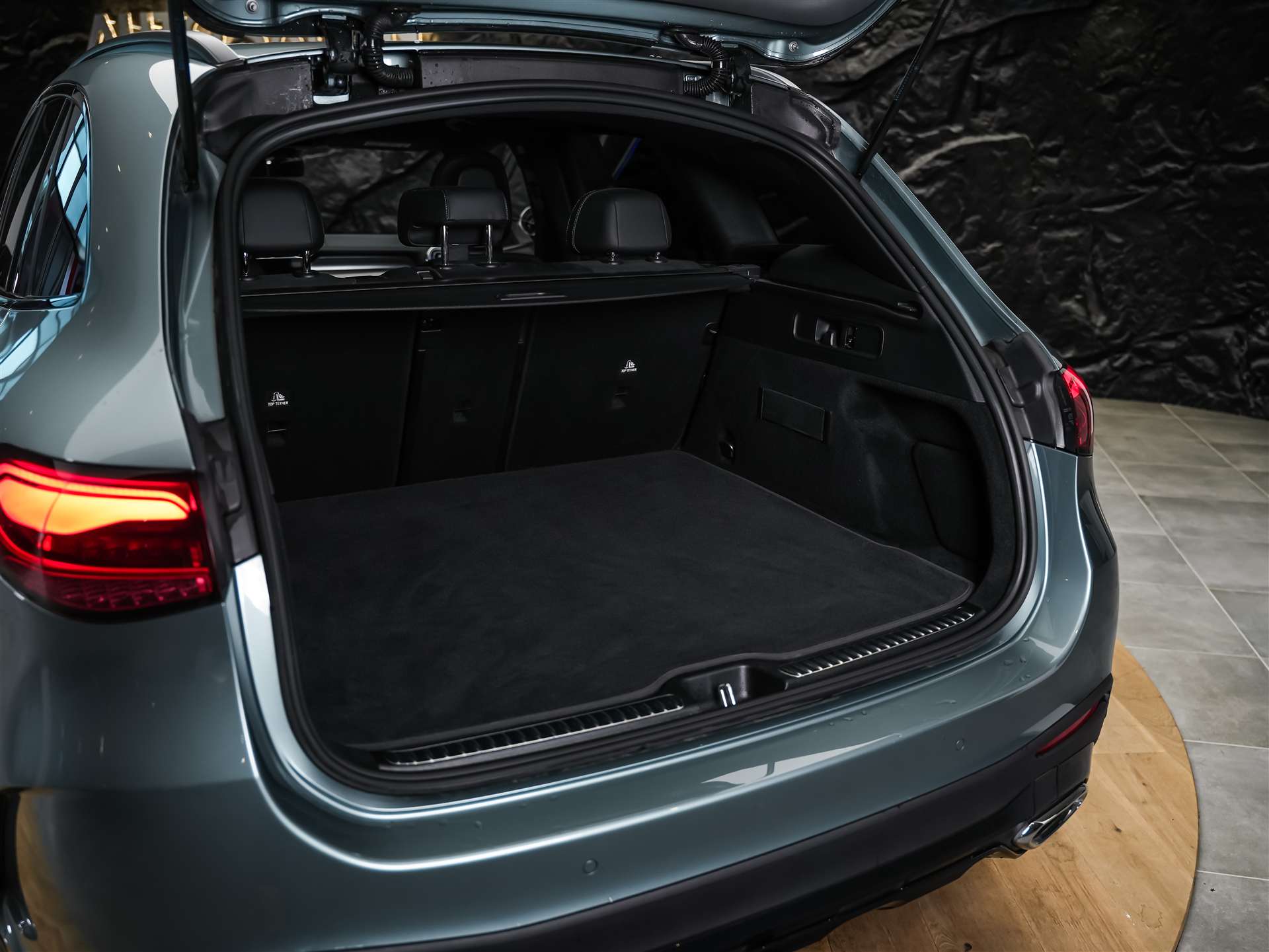 MERCEDES-BENZ GLC 300 d 4Matic AMG Line 9G-Tronic *21" Felgen*Digital Light*AHK*-image-45