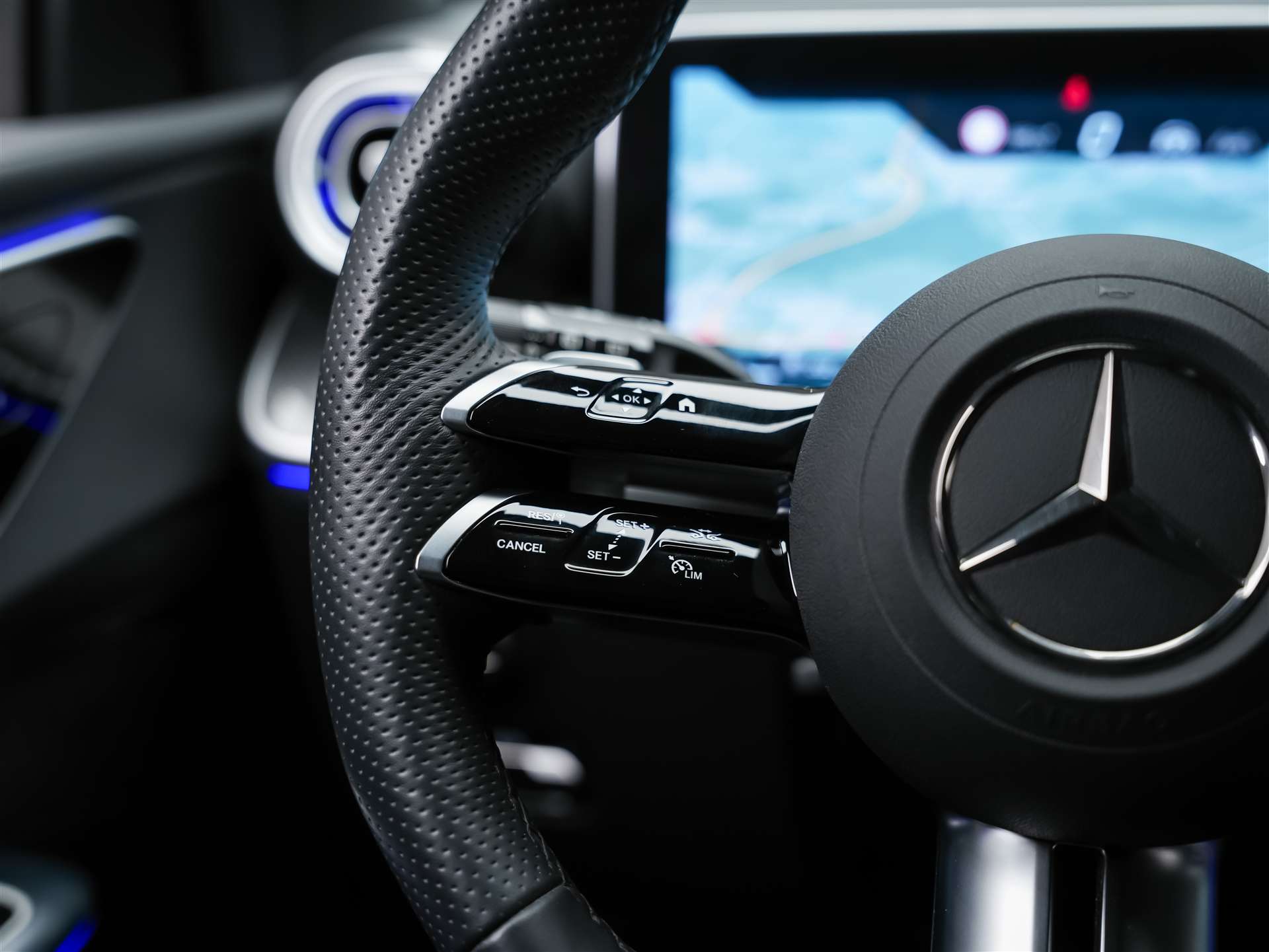 MERCEDES-BENZ GLC 300 d 4Matic AMG Line 9G-Tronic *21" Felgen*Digital Light*AHK*-image-26