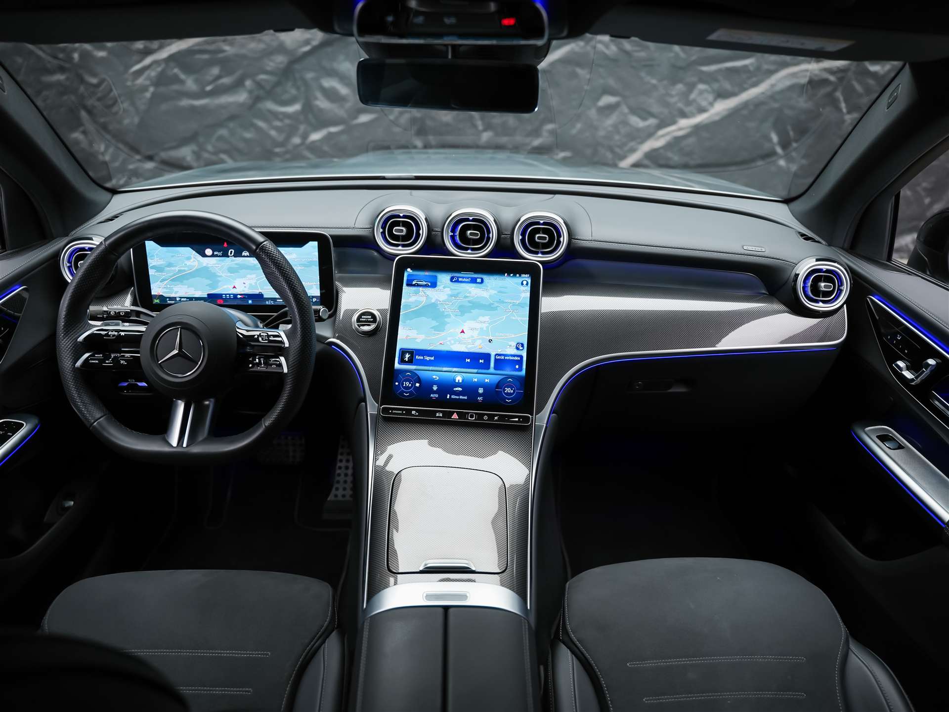MERCEDES-BENZ GLC 300 d 4Matic AMG Line 9G-Tronic *21" Felgen*Digital Light*AHK*-image-17