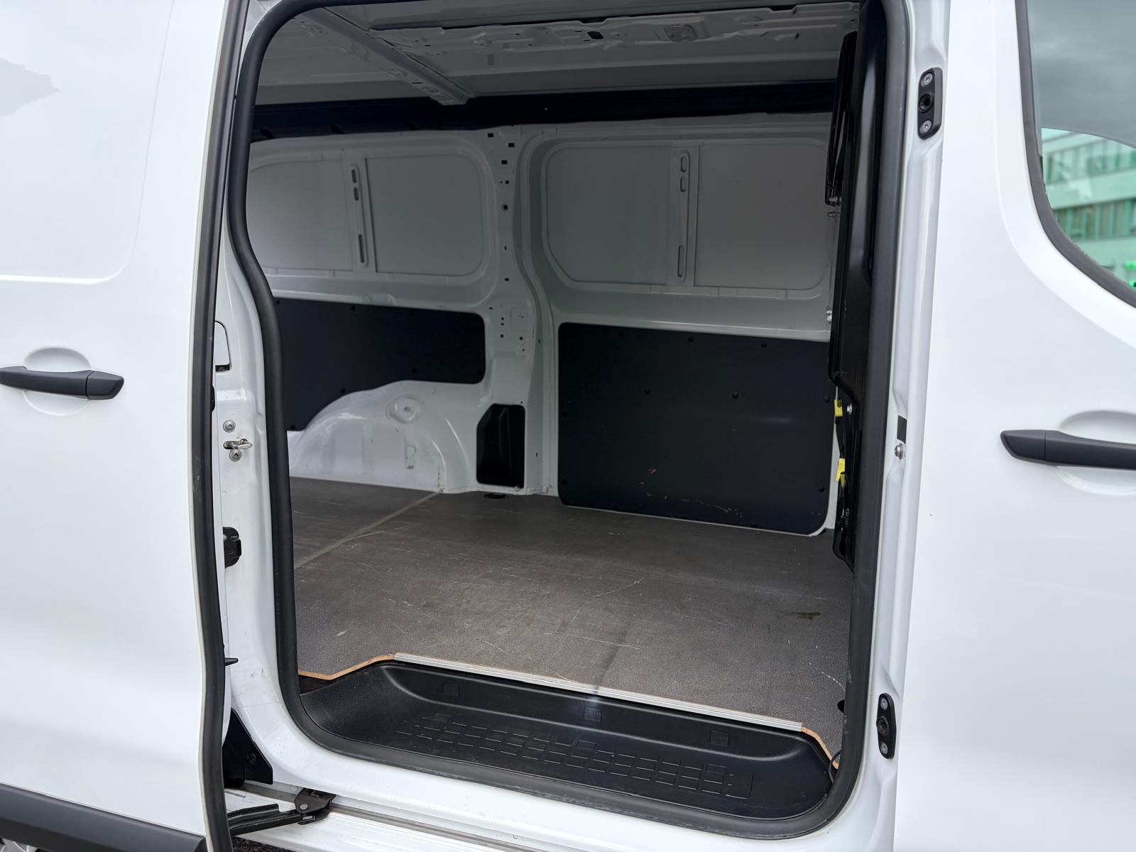TOYOTA Proace 2.0D Panel Van Long Comfort Automat-image-7