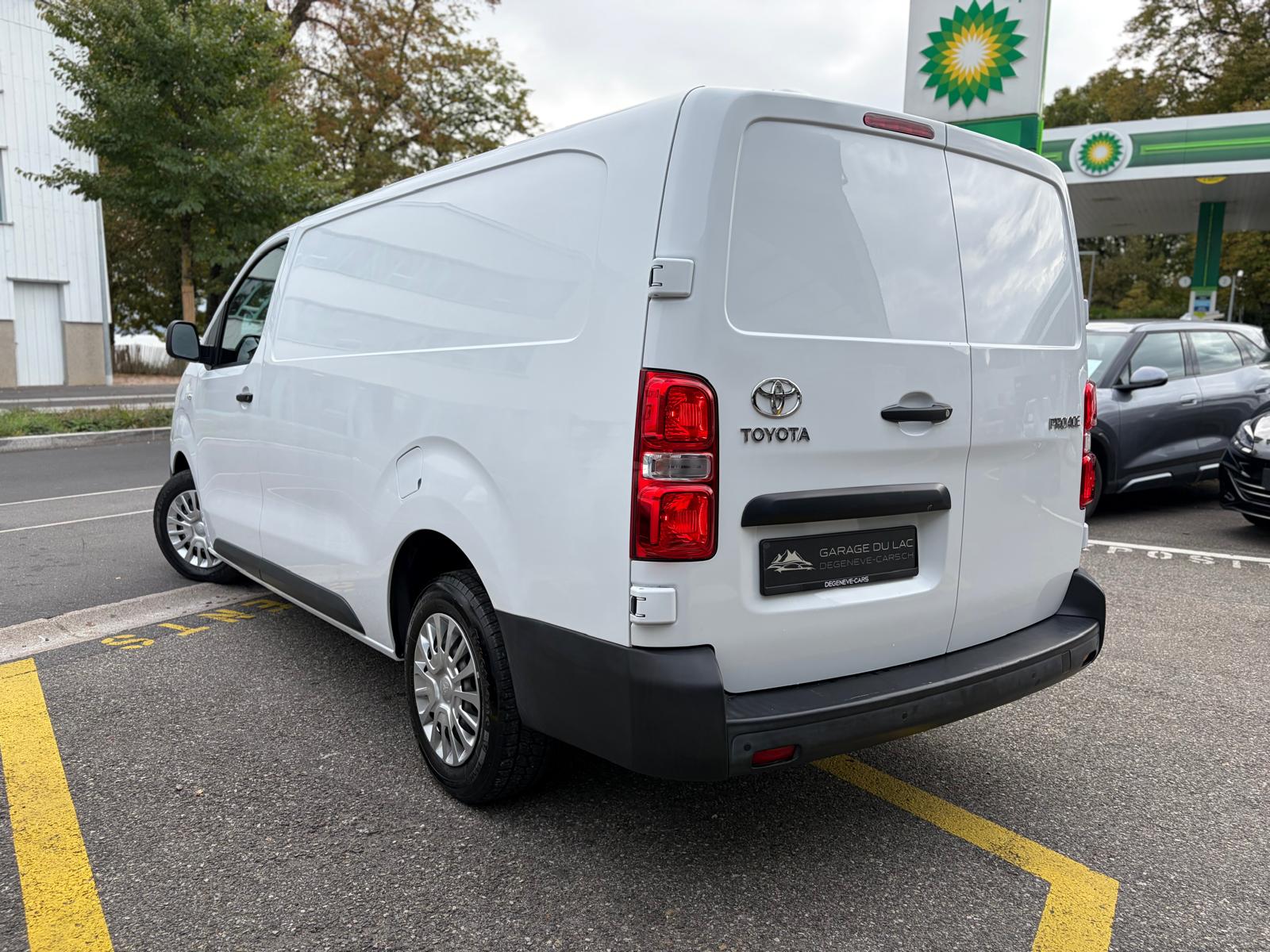 TOYOTA Proace 2.0D Panel Van Long Comfort Automat-image-2