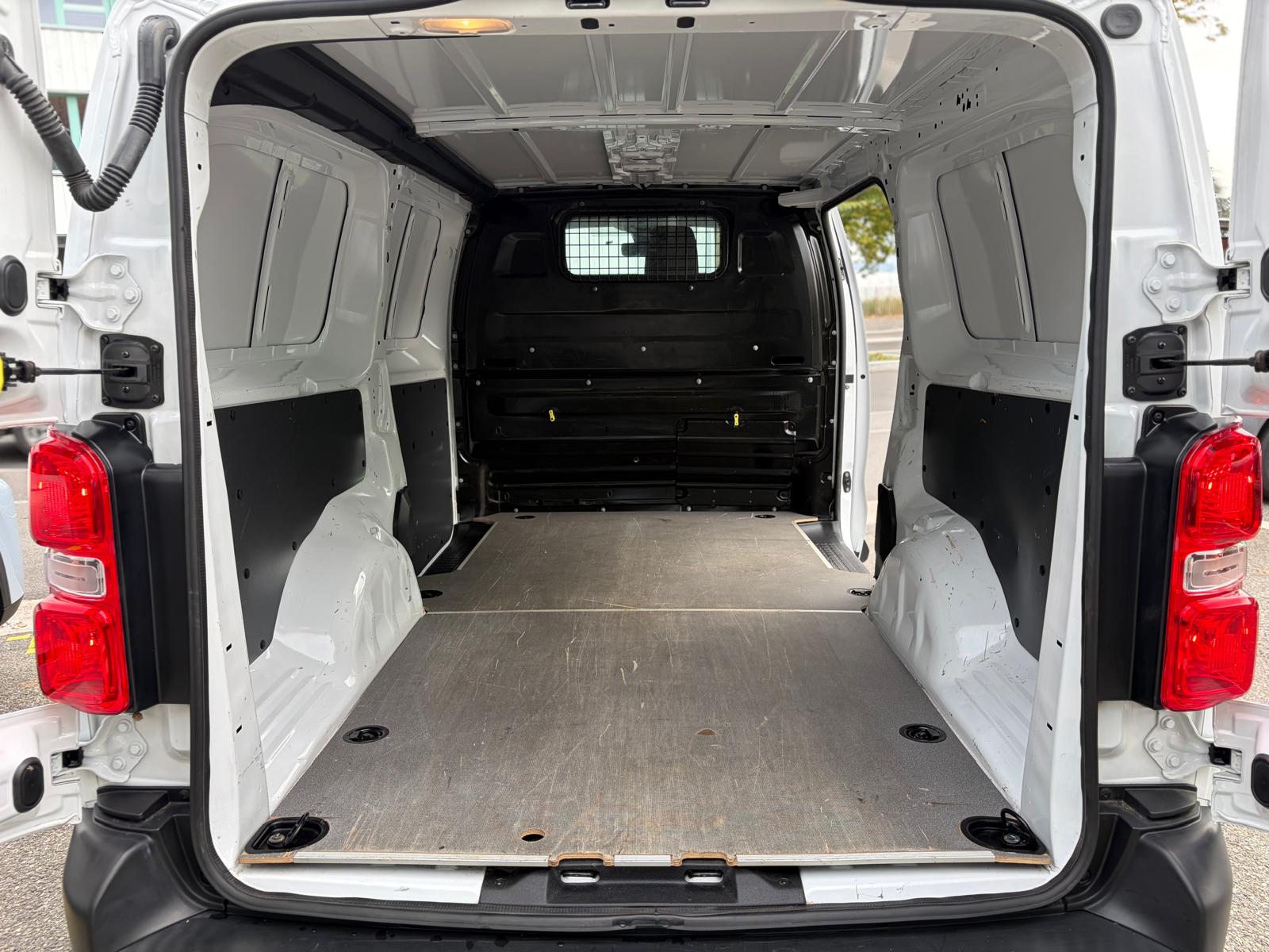 TOYOTA Proace 2.0D Panel Van Long Comfort Automat-image-6