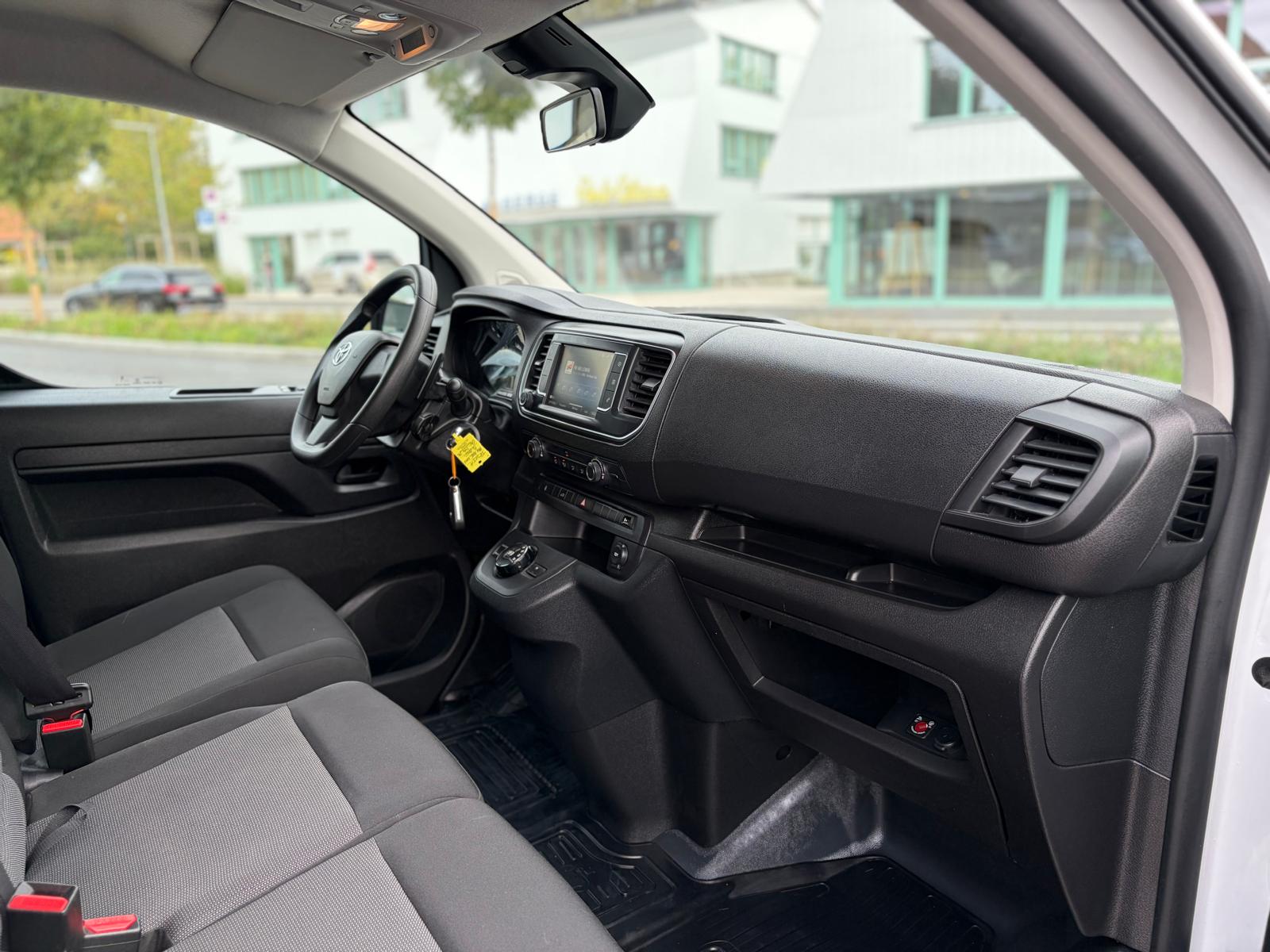 TOYOTA Proace 2.0D Panel Van Long Comfort Automat-image-9