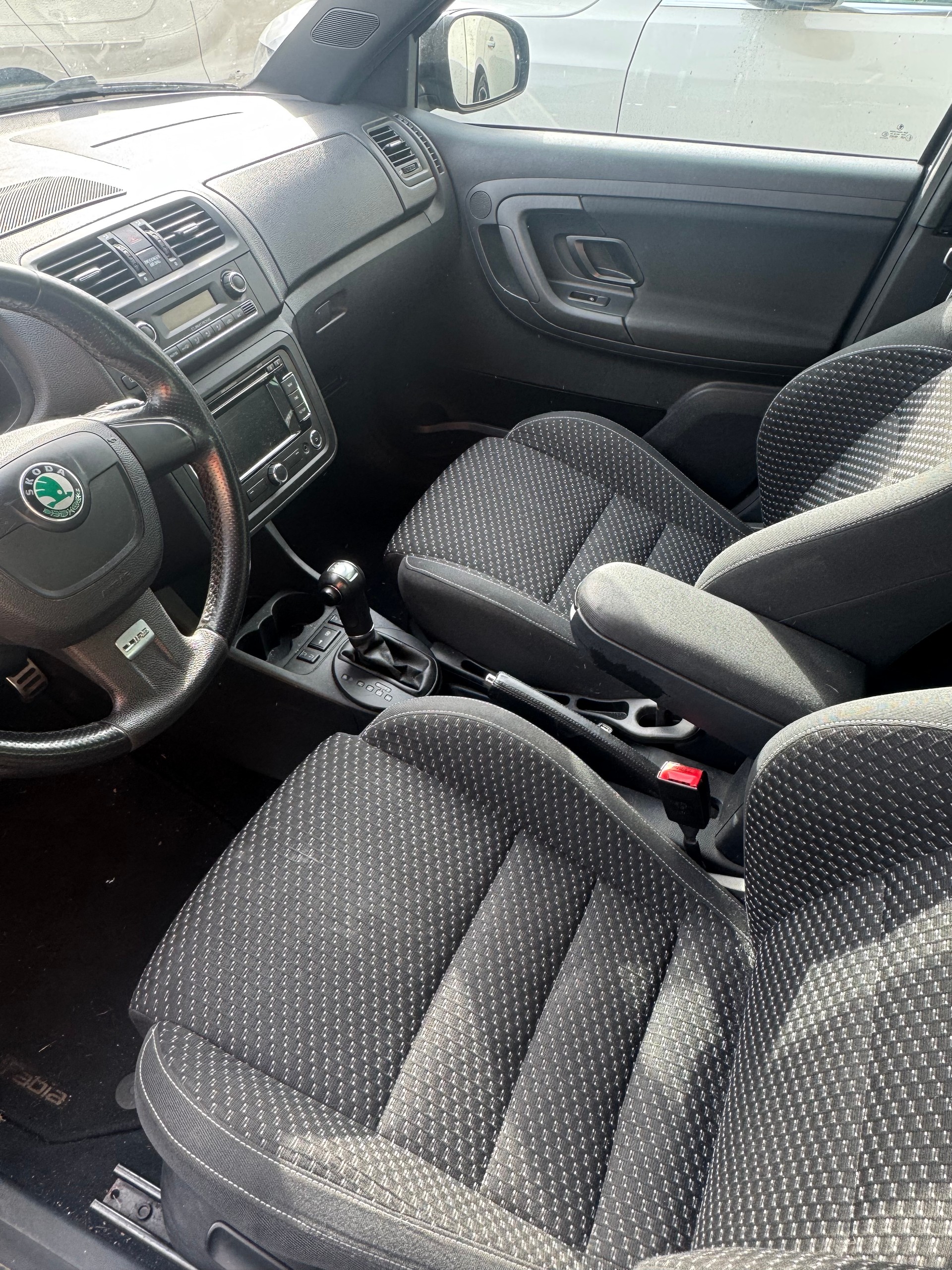 SKODA Fabia 1.4 TSI RS DSG-image-5