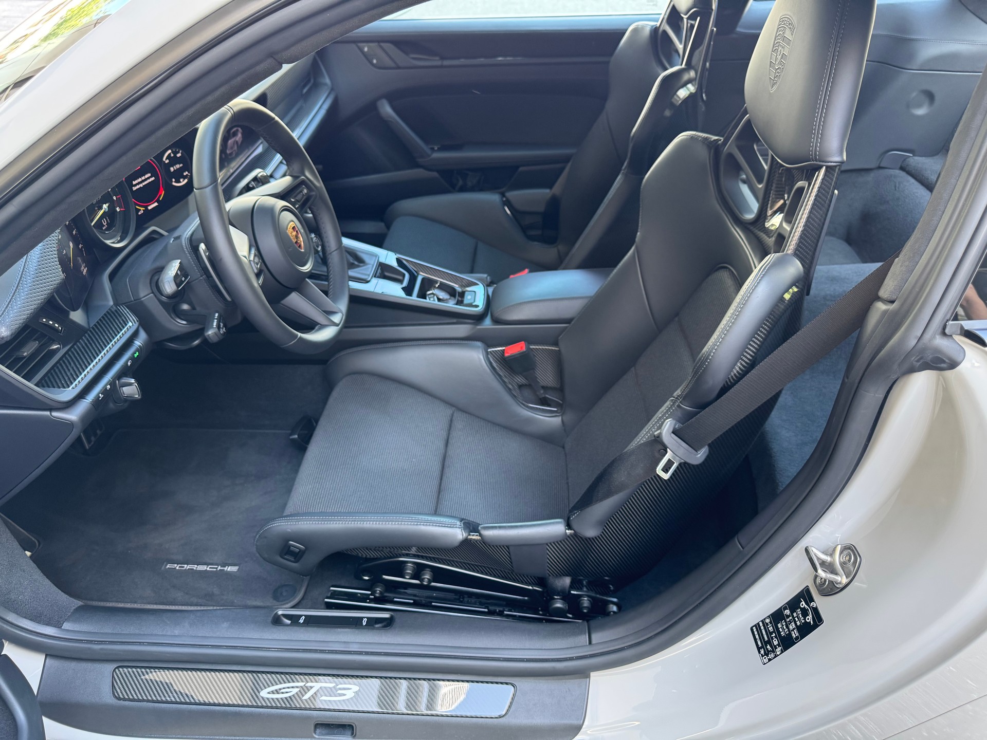 PORSCHE 911 GT3 Touring PDK-image-12