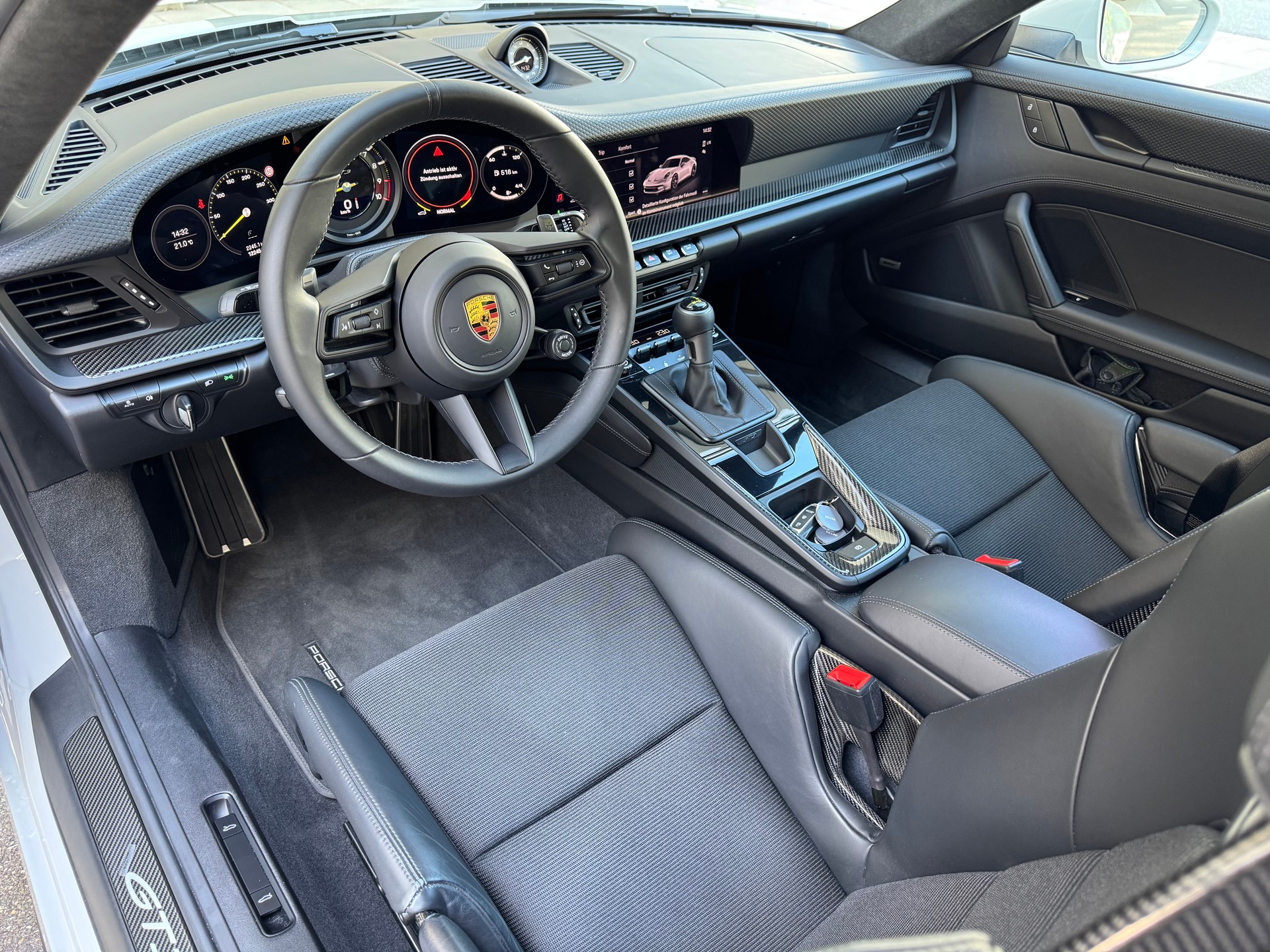 PORSCHE 911 GT3 Touring PDK-image-10