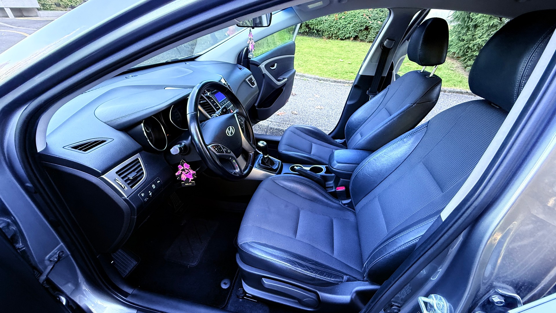HYUNDAI i30 1.6 GDI Style-image-9