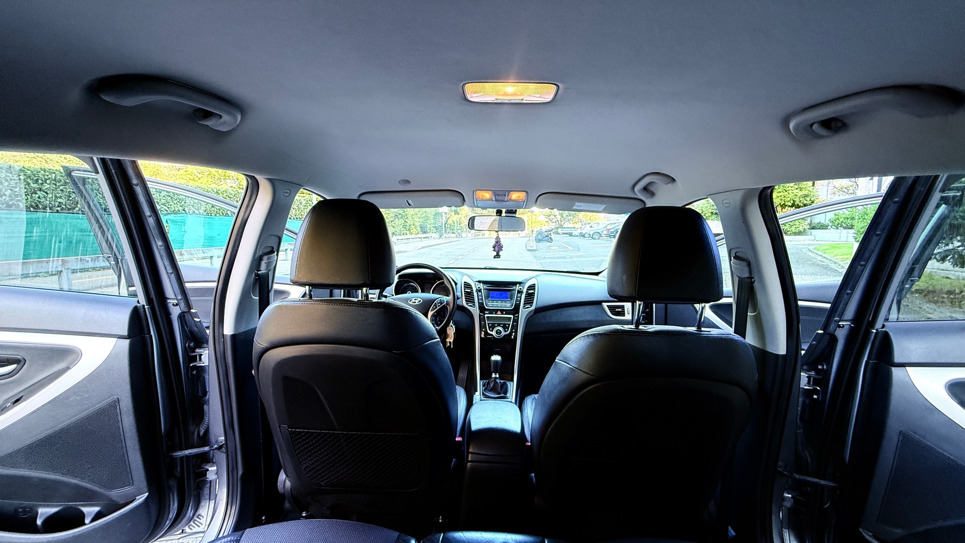 HYUNDAI i30 1.6 GDI Style-image-7