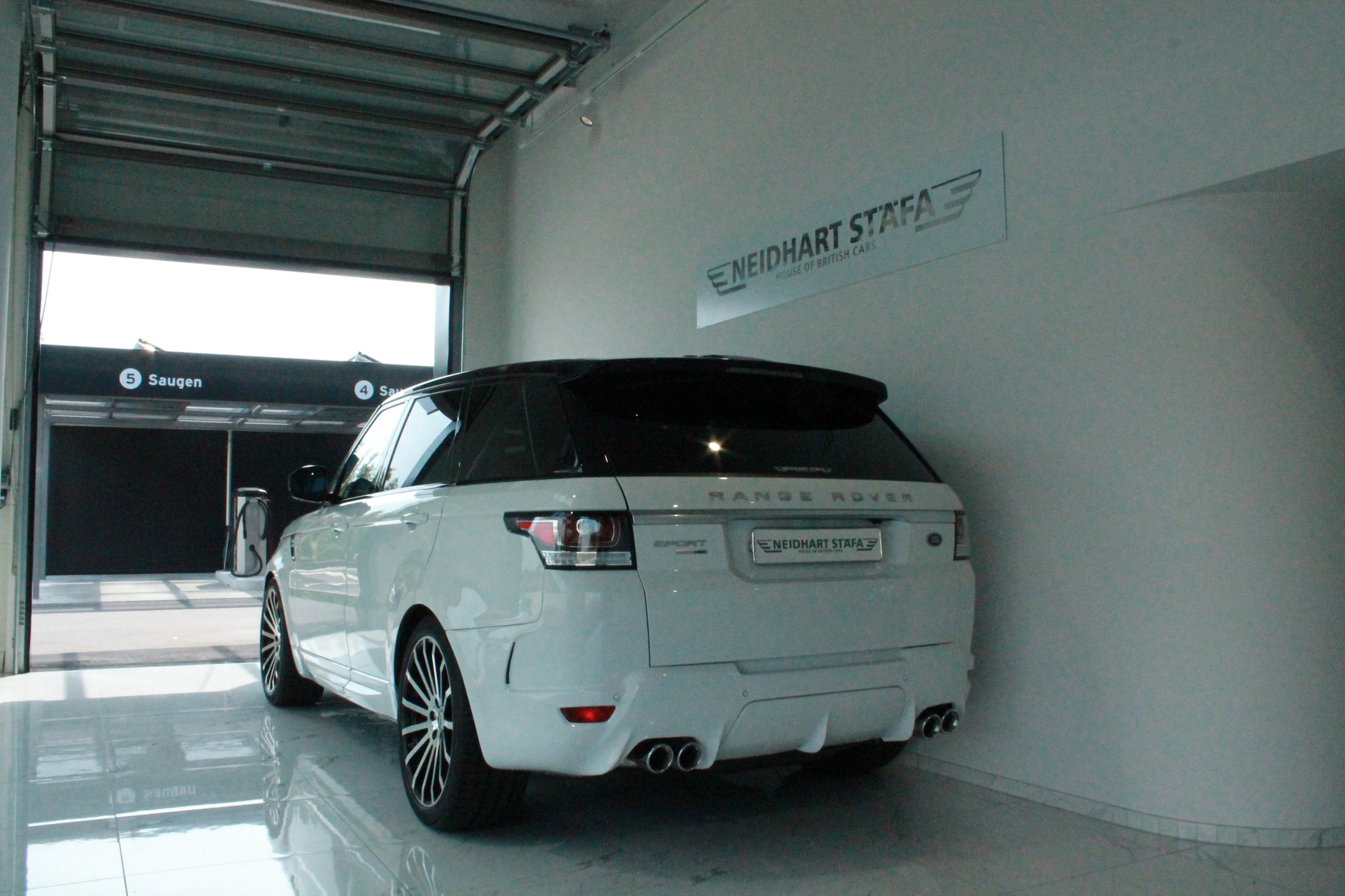 LAND ROVER Range Rover Sport 3.0 SDV6 HSE Automatic-image-2