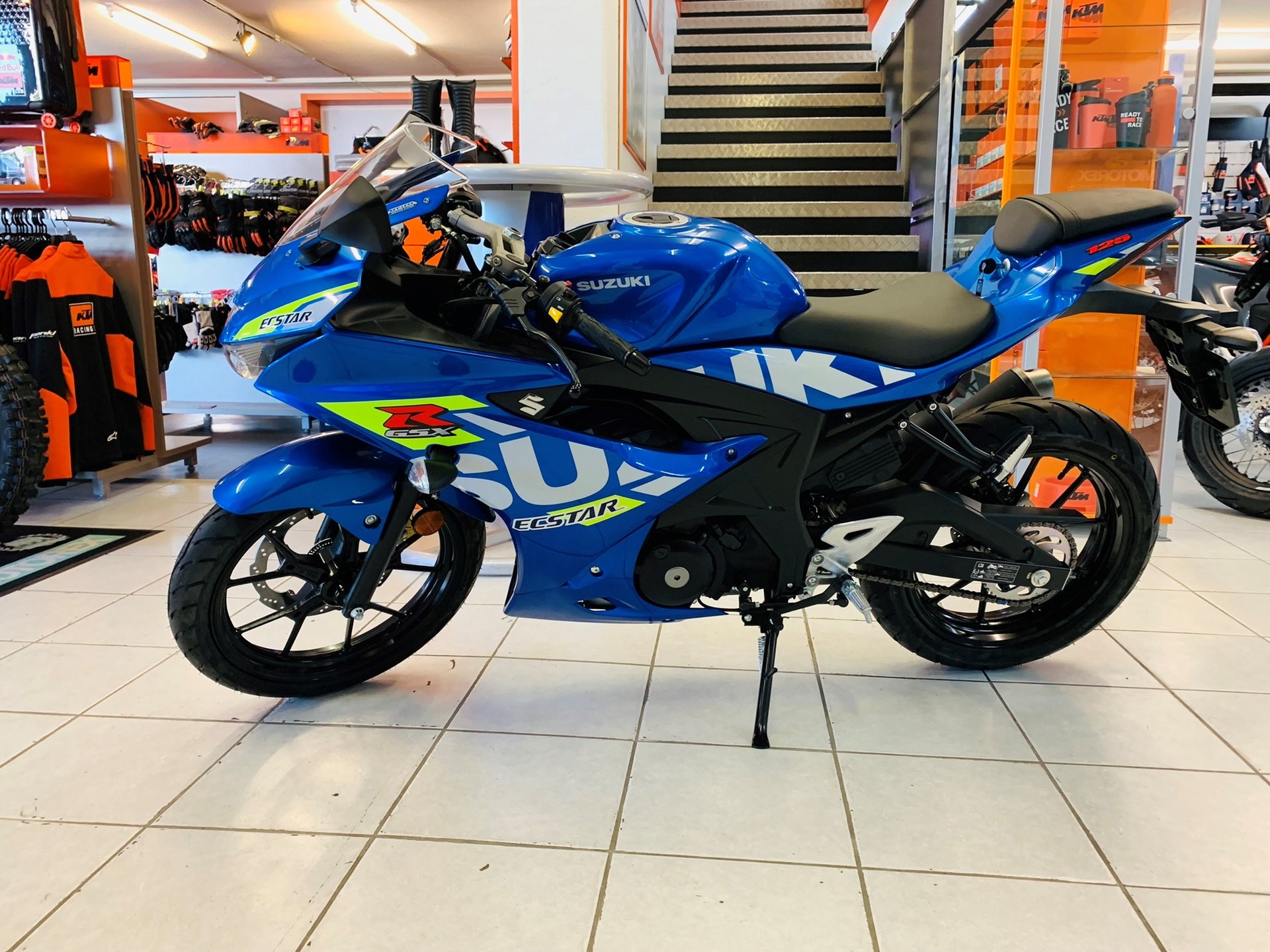 SUZUKI GSX-R 125-showroom-element-1