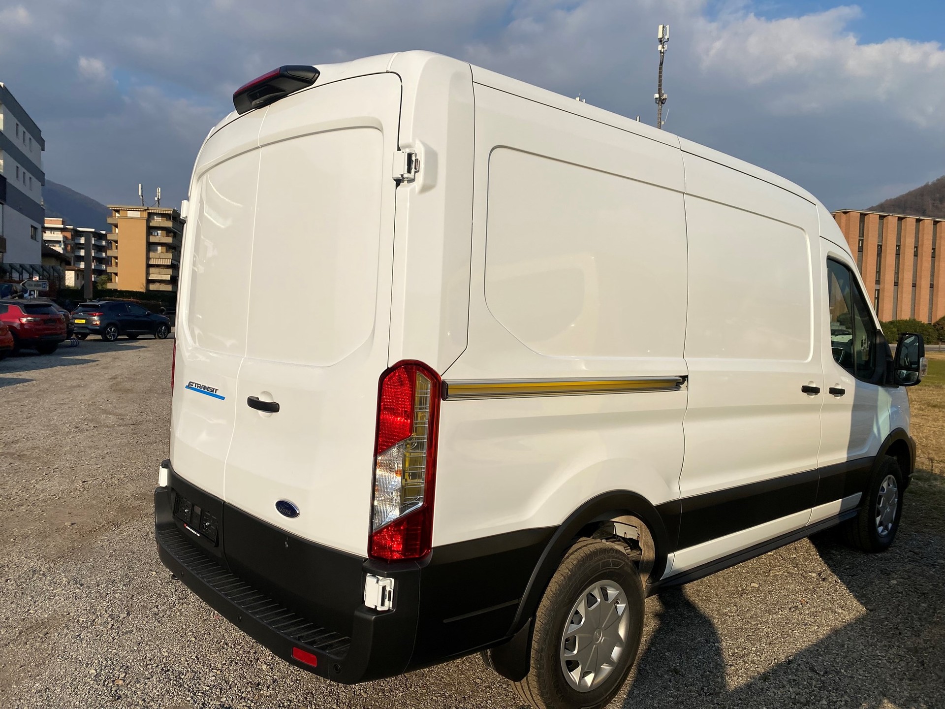 FORD E-Transit Van 390 L2 Trend RWD-showroom-element-2
