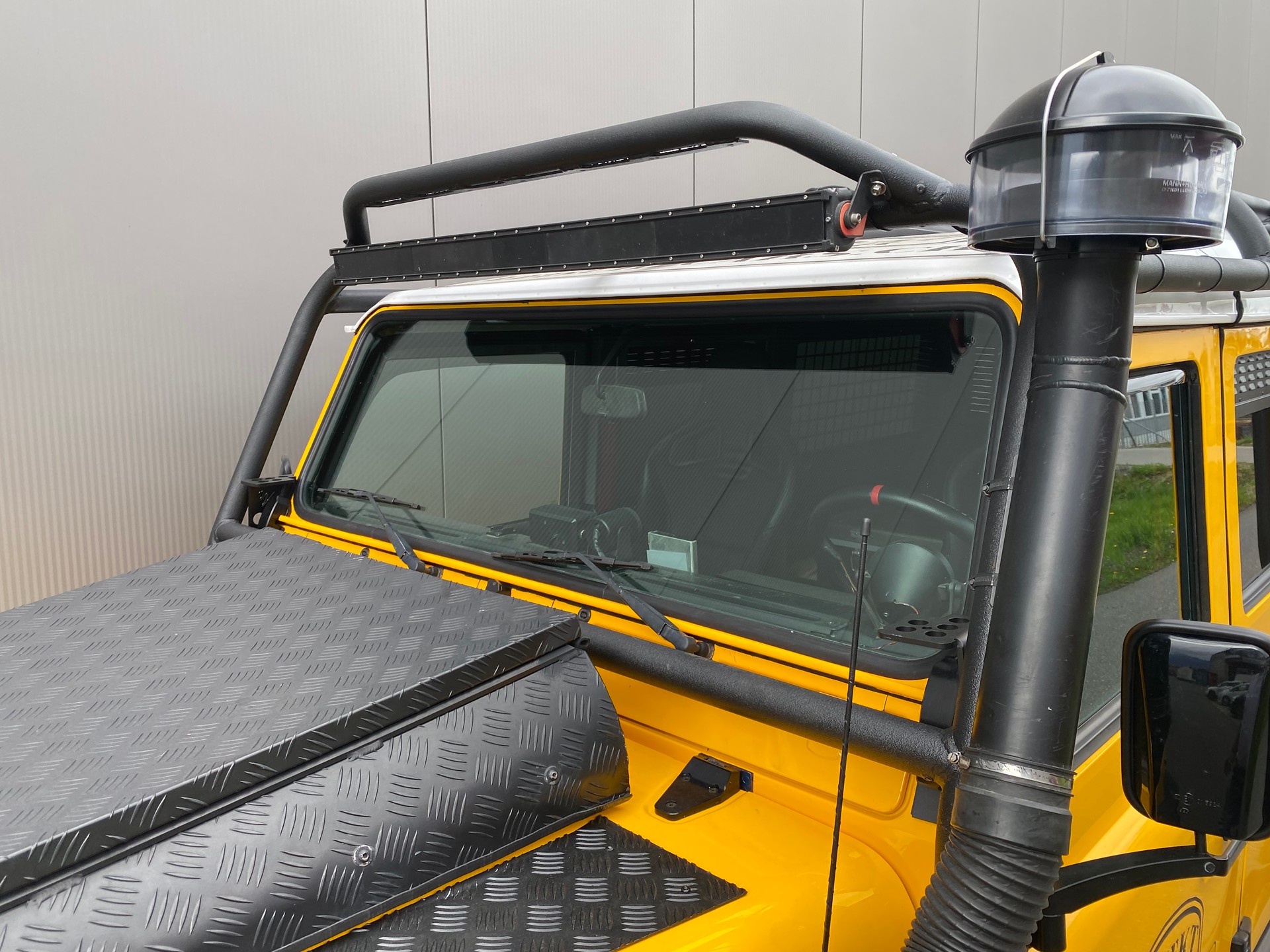 LAND ROVER DEFENDER 110 TD5 DESERT STORM II-image-23
