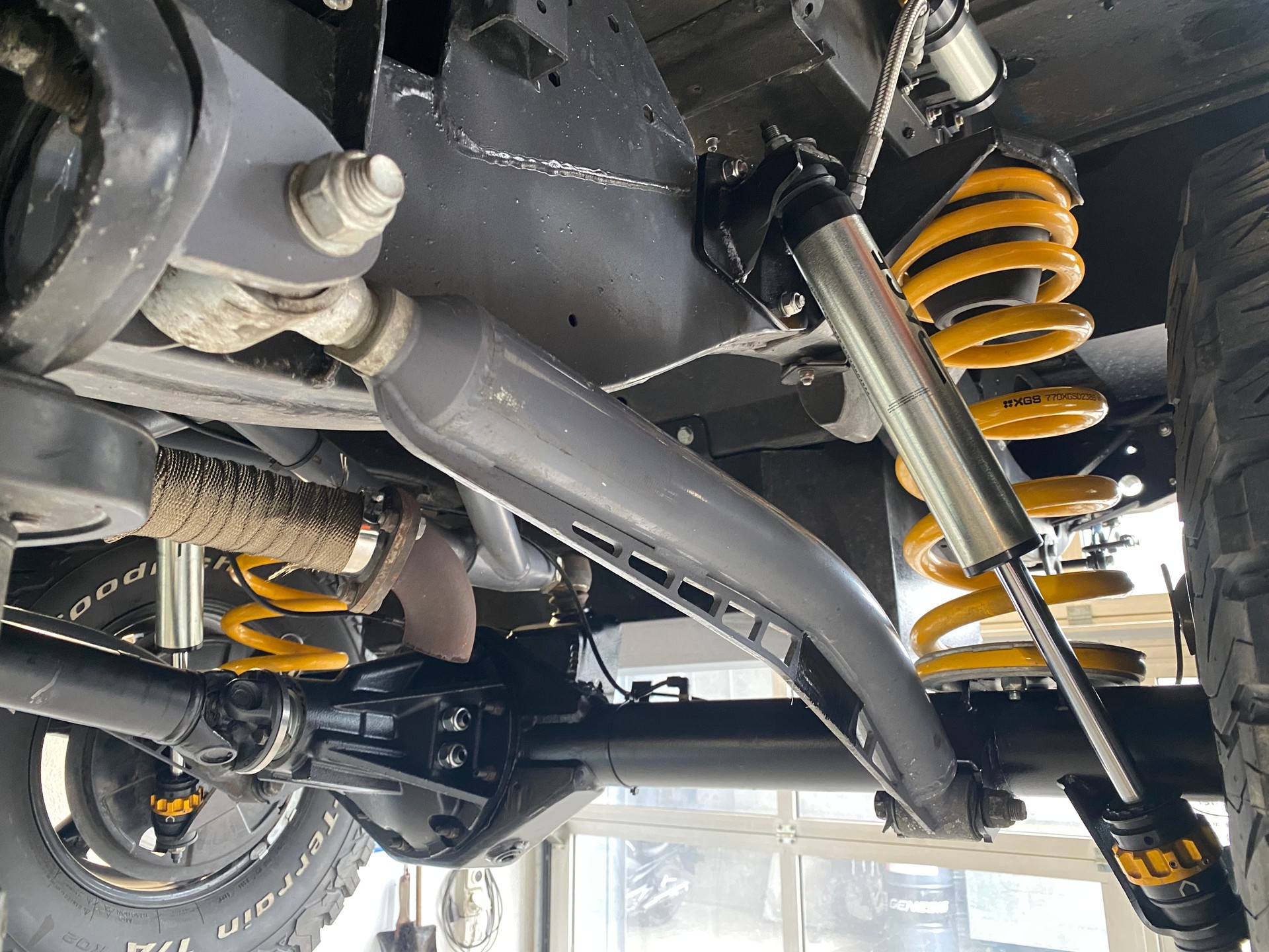 LAND ROVER DEFENDER 110 TD5 DESERT STORM II-image-19
