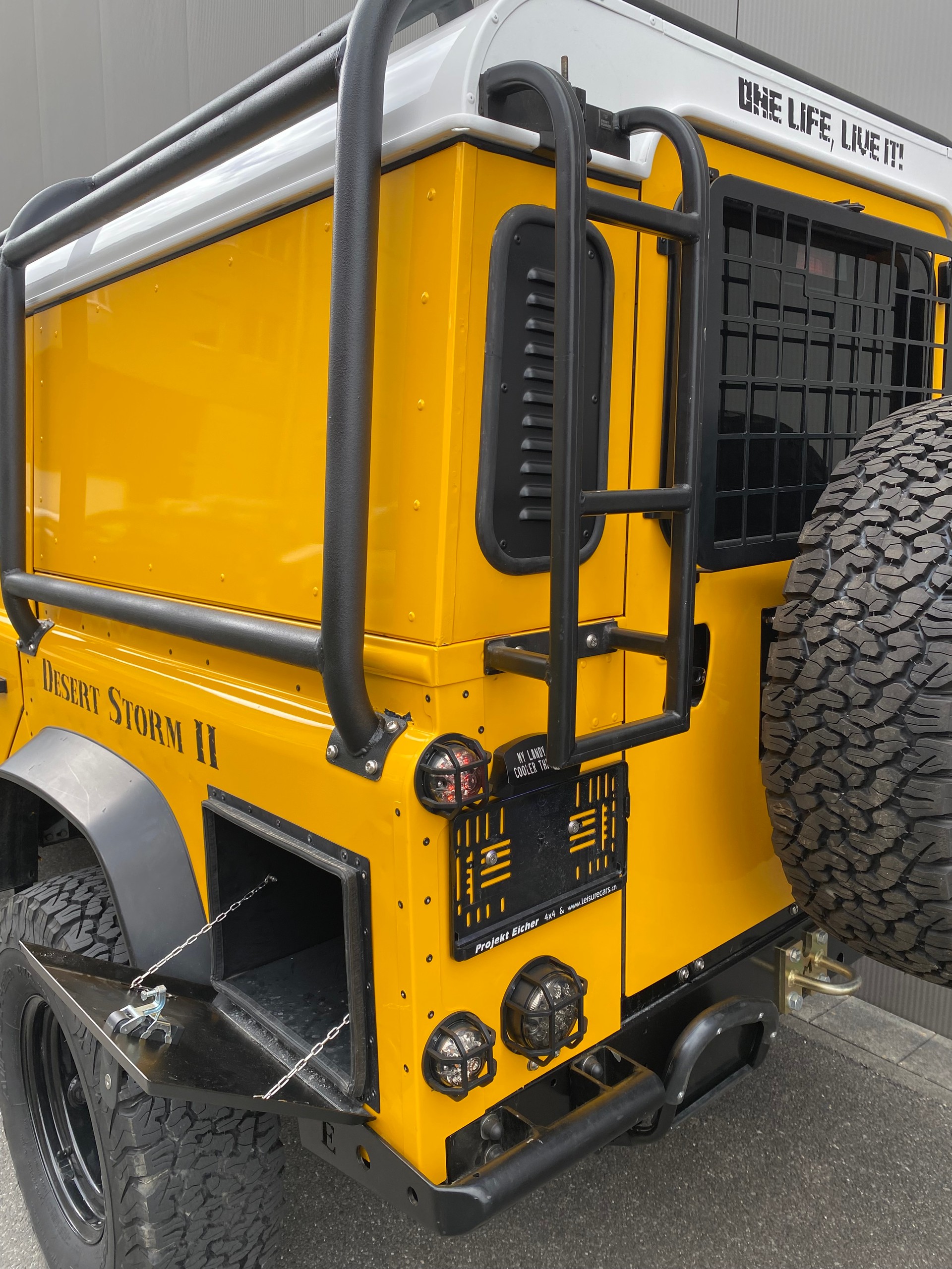 LAND ROVER DEFENDER 110 TD5 DESERT STORM II-image-21