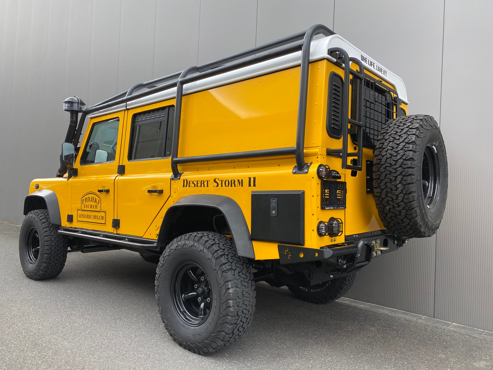 LAND ROVER DEFENDER 110 TD5 DESERT STORM II-image-4