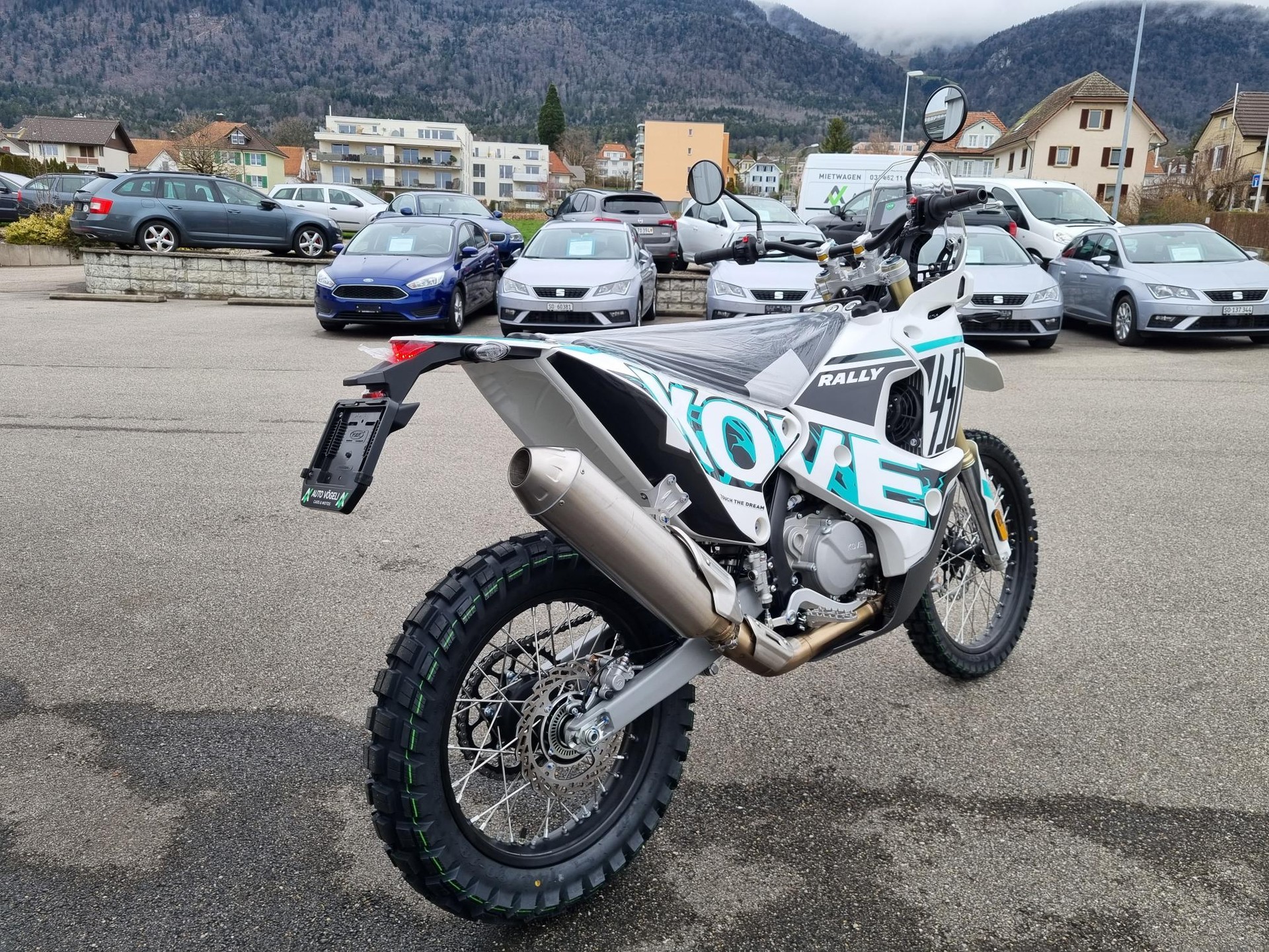 KOVE RALLY-showroom-element-3